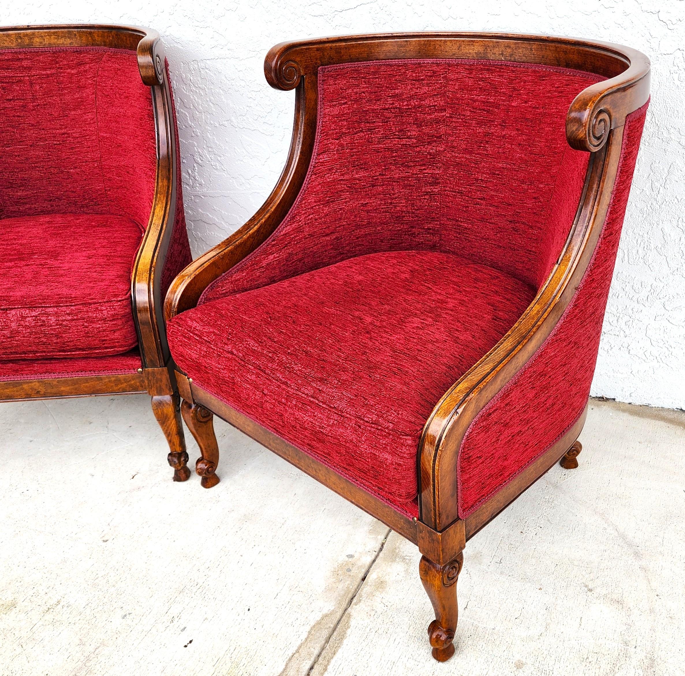 Pareja de sillones franceses Luis XV Provincial francés en venta