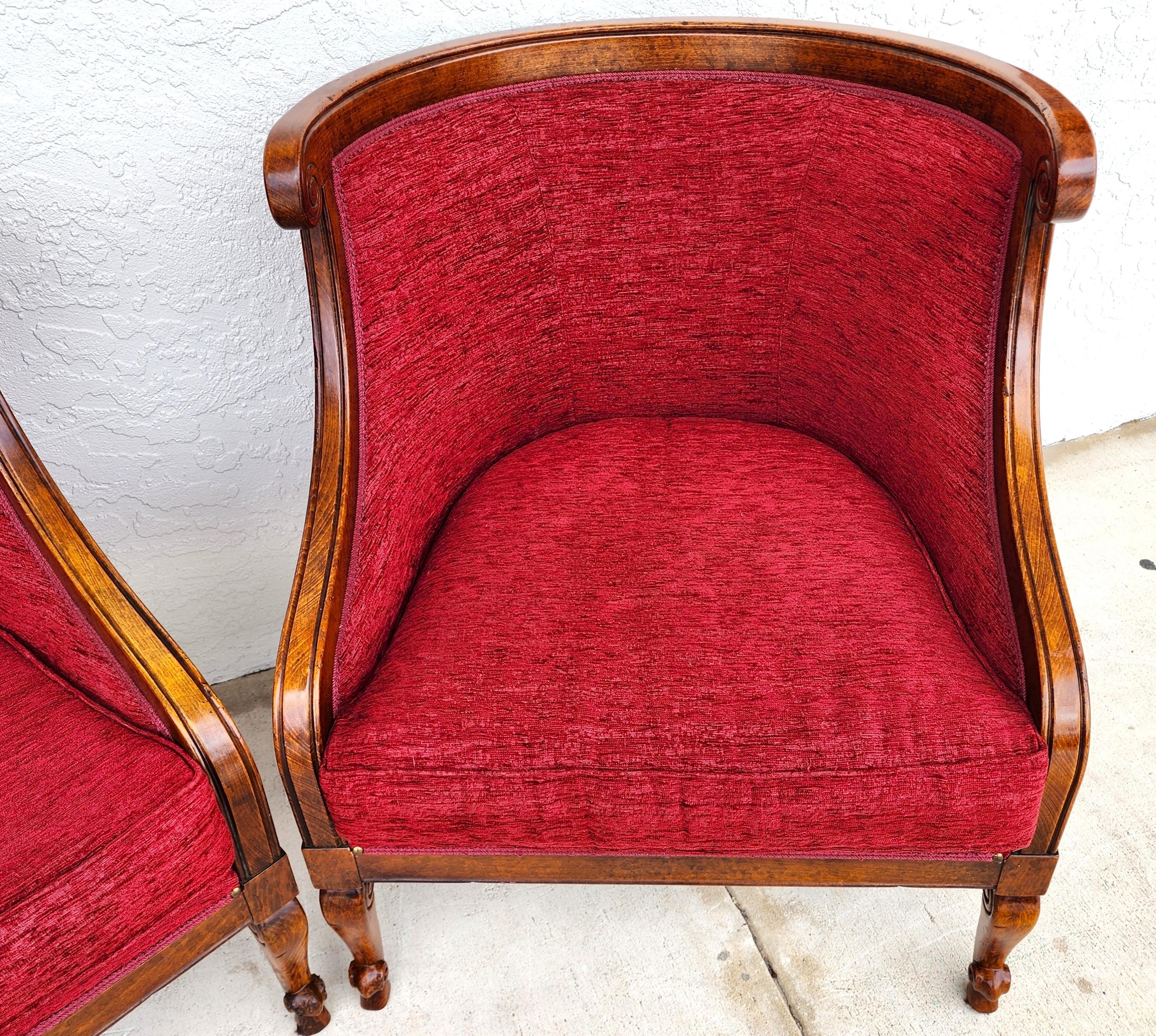 Pareja de sillones franceses Luis XV finales del siglo XX en venta
