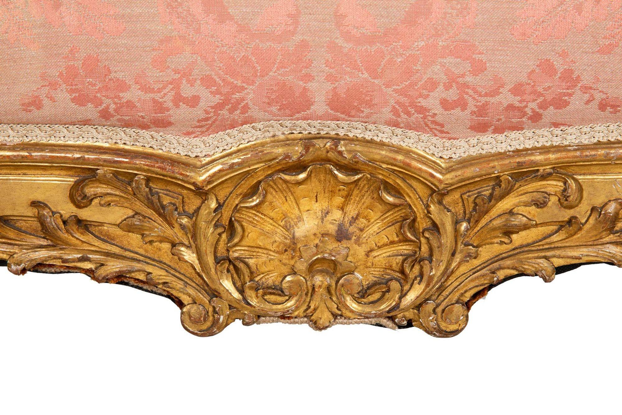 Französische Louis XV Antike geschnitzte Giltwood Window Bank im Angebot 8