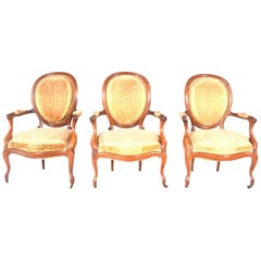 Sessel im Louis-XV-Stil, Holzrahmen