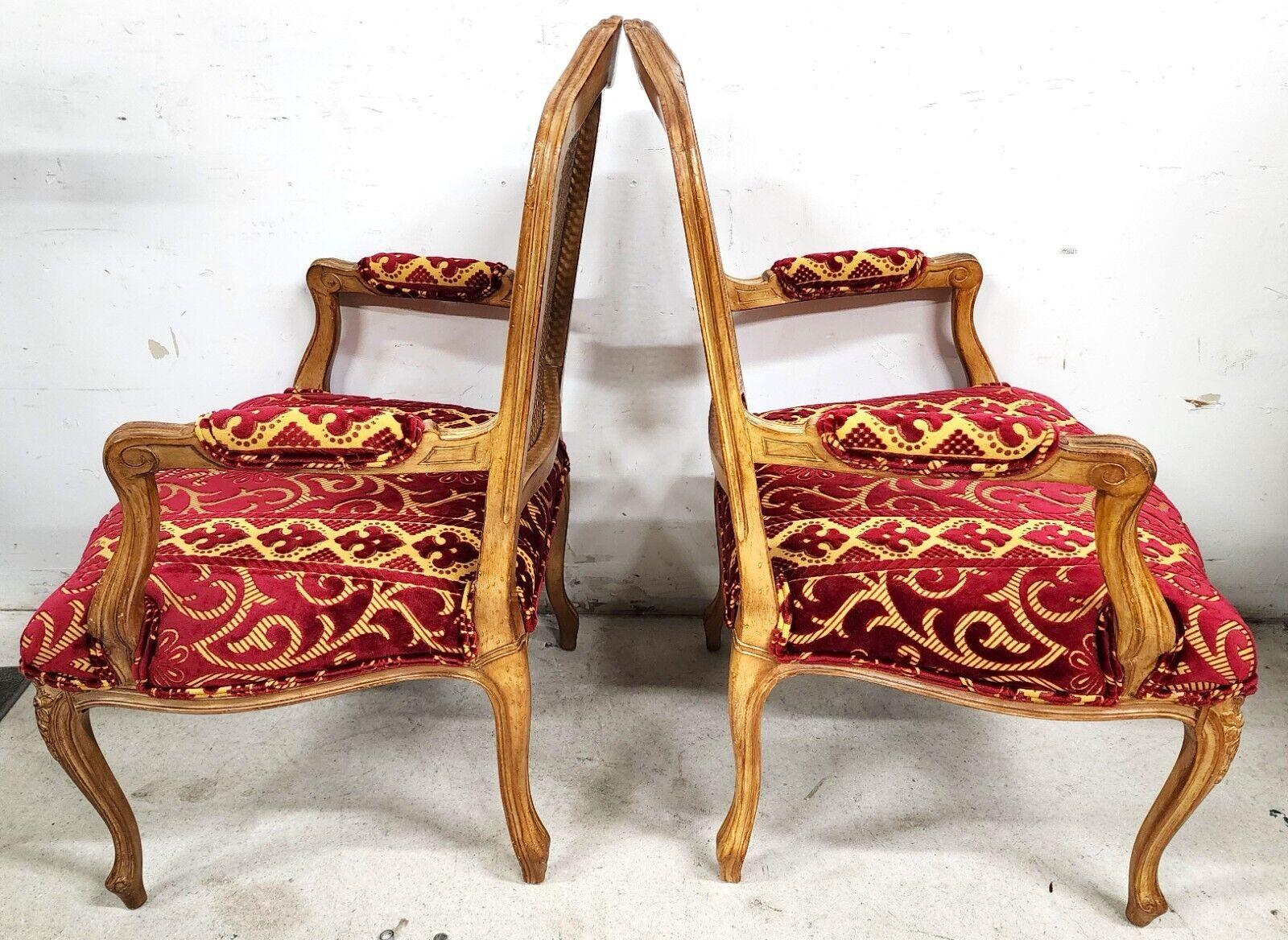 French Louis XV Armchairs Fauteuil Vintage In Good Condition For Sale In Lake Worth, FL