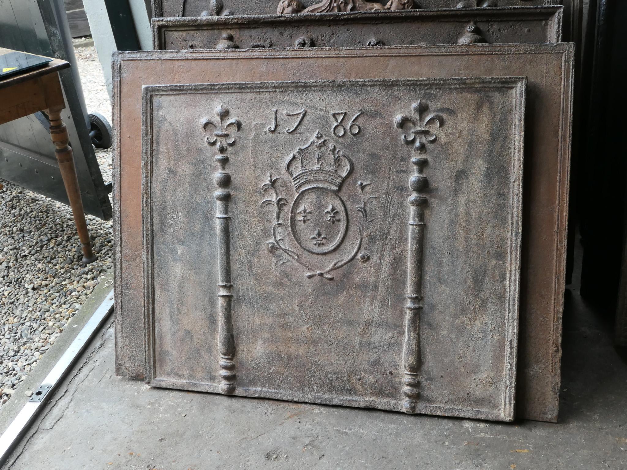 Antique French Louis XV 'Arms of France' Fireback / Backsplash, 18th Century In Good Condition For Sale In Amerongen, NL