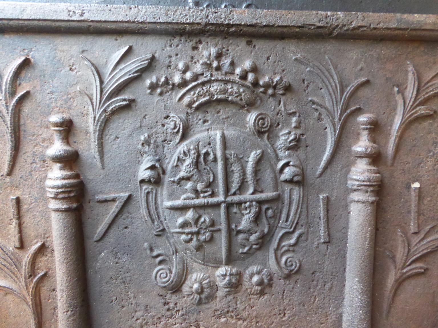 French Louis XV Arms of France Fireback / Backsplash, 18th Century In Fair Condition For Sale In Amerongen, NL