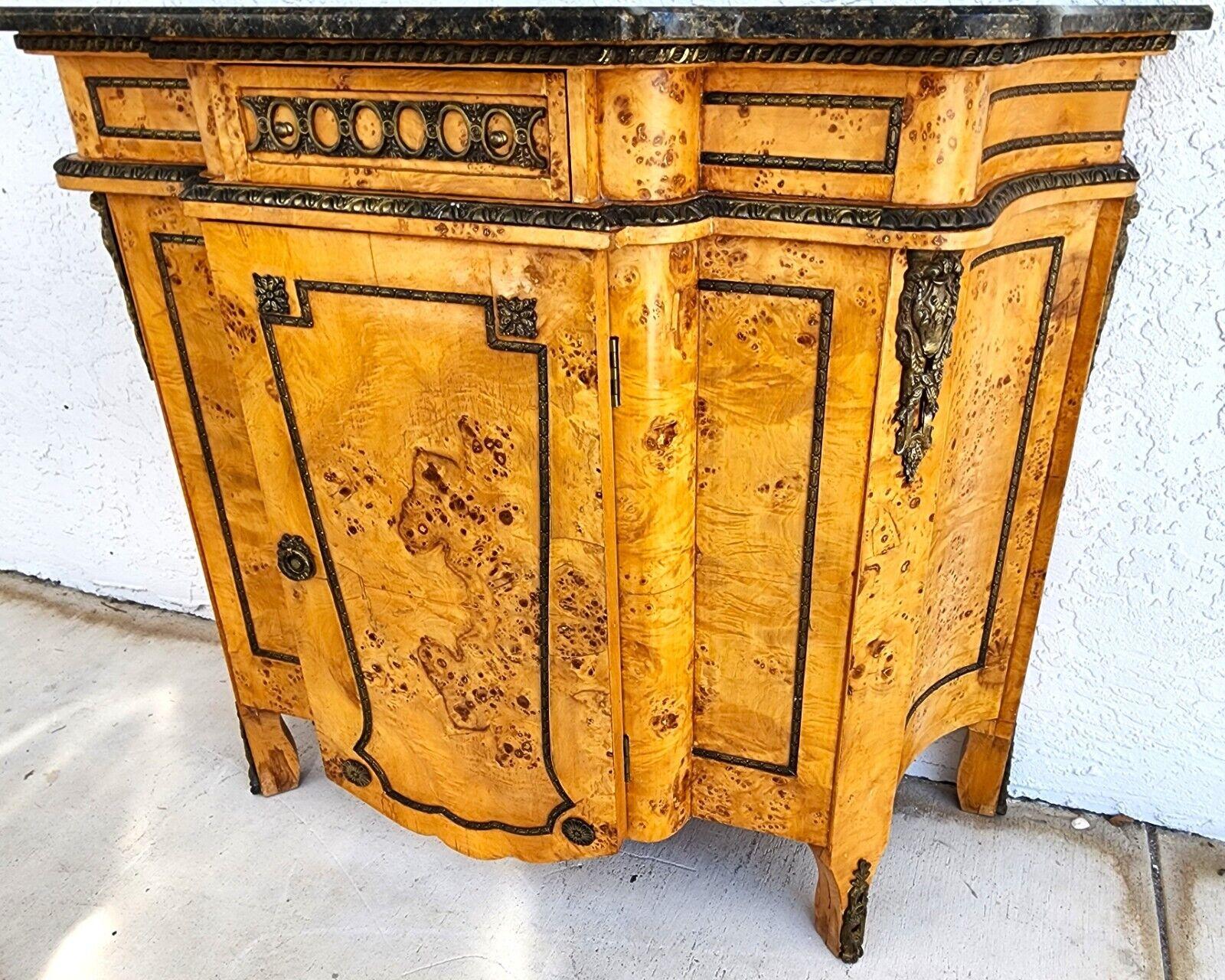 French Louis XV Bar Cabinet Buffet Birdseye Maple In Good Condition For Sale In Lake Worth, FL