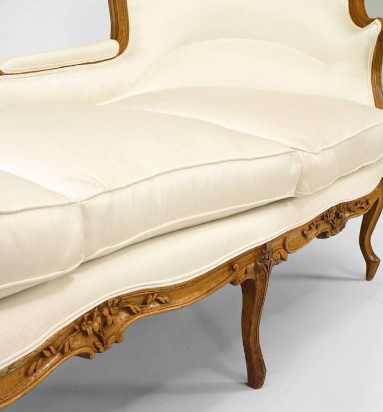 Französische Louis XV.-Sessel aus Buchenholz im Zustand „Gut“ im Angebot in New York, NY