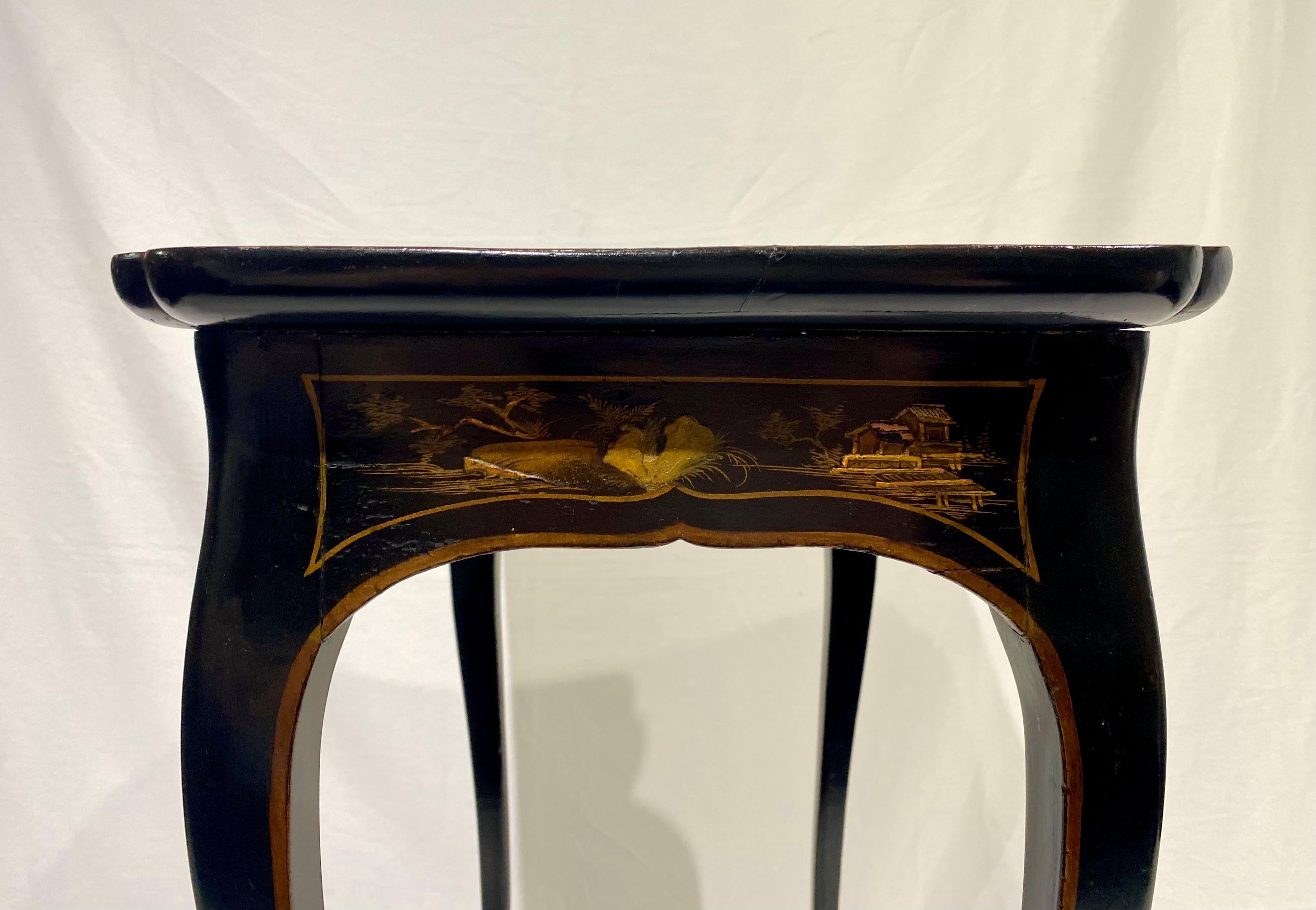 French Louis XV Black and Gilt Lacquered Coromandel Tray Table, 18th Century For Sale 5