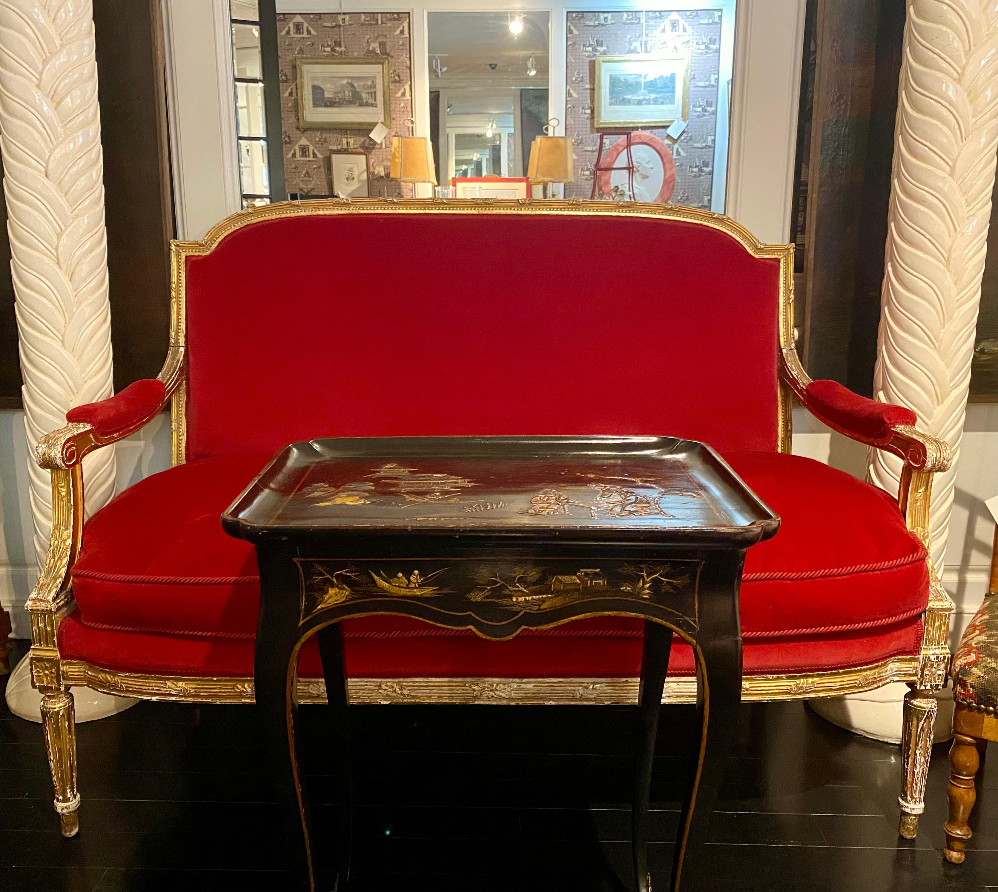 Français Table à plateau Louis XV française en laque noire et dorée de Coromandel, 18ème siècle en vente