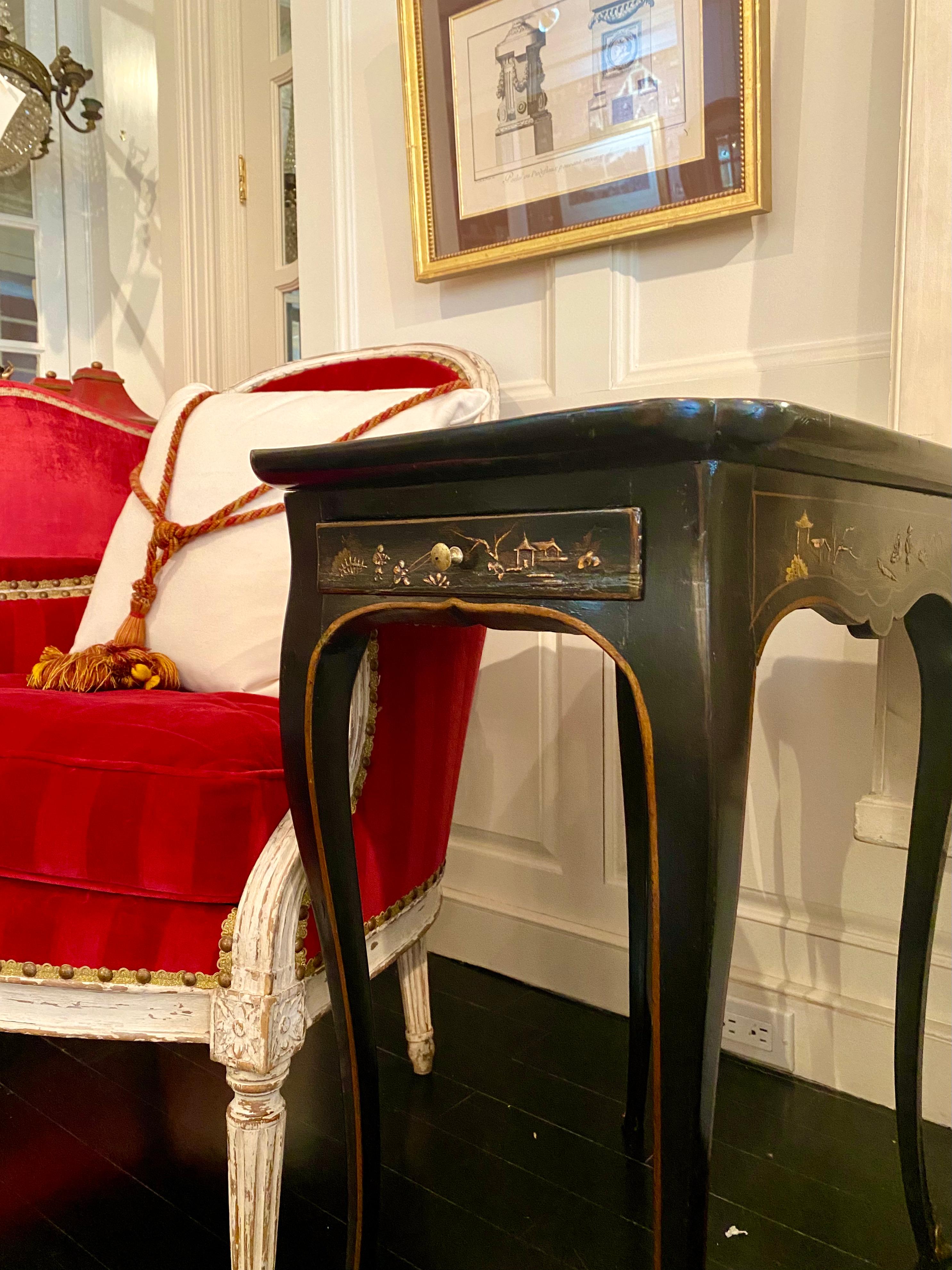 French Louis XV Black and Gilt Lacquered Coromandel Tray Table, 18th Century For Sale 2