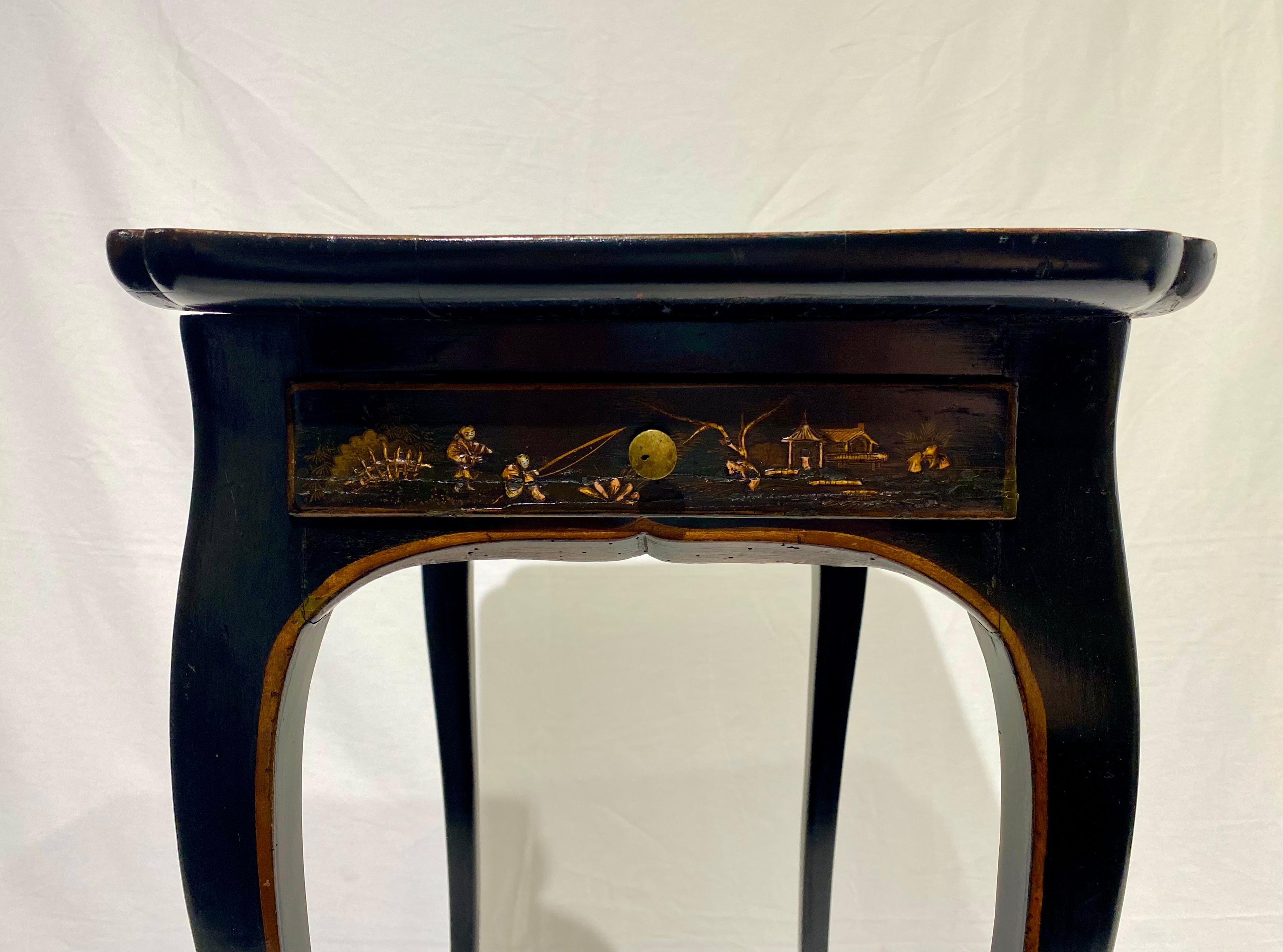 French Louis XV Black and Gilt Lacquered Coromandel Tray Table, 18th Century For Sale 4