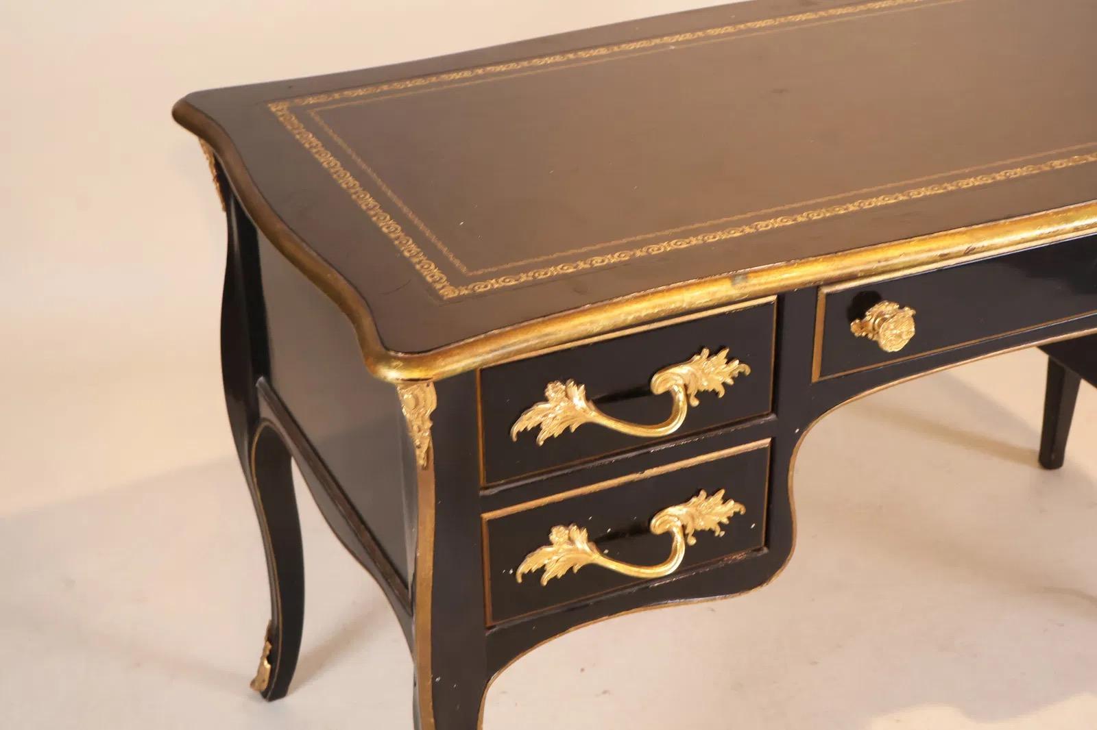 Französischer schwarz ebonisierter Bureau-Schreibtisch im Louis-XV-Stil mit Lederplatte von Bodart (Louis XV.) im Angebot