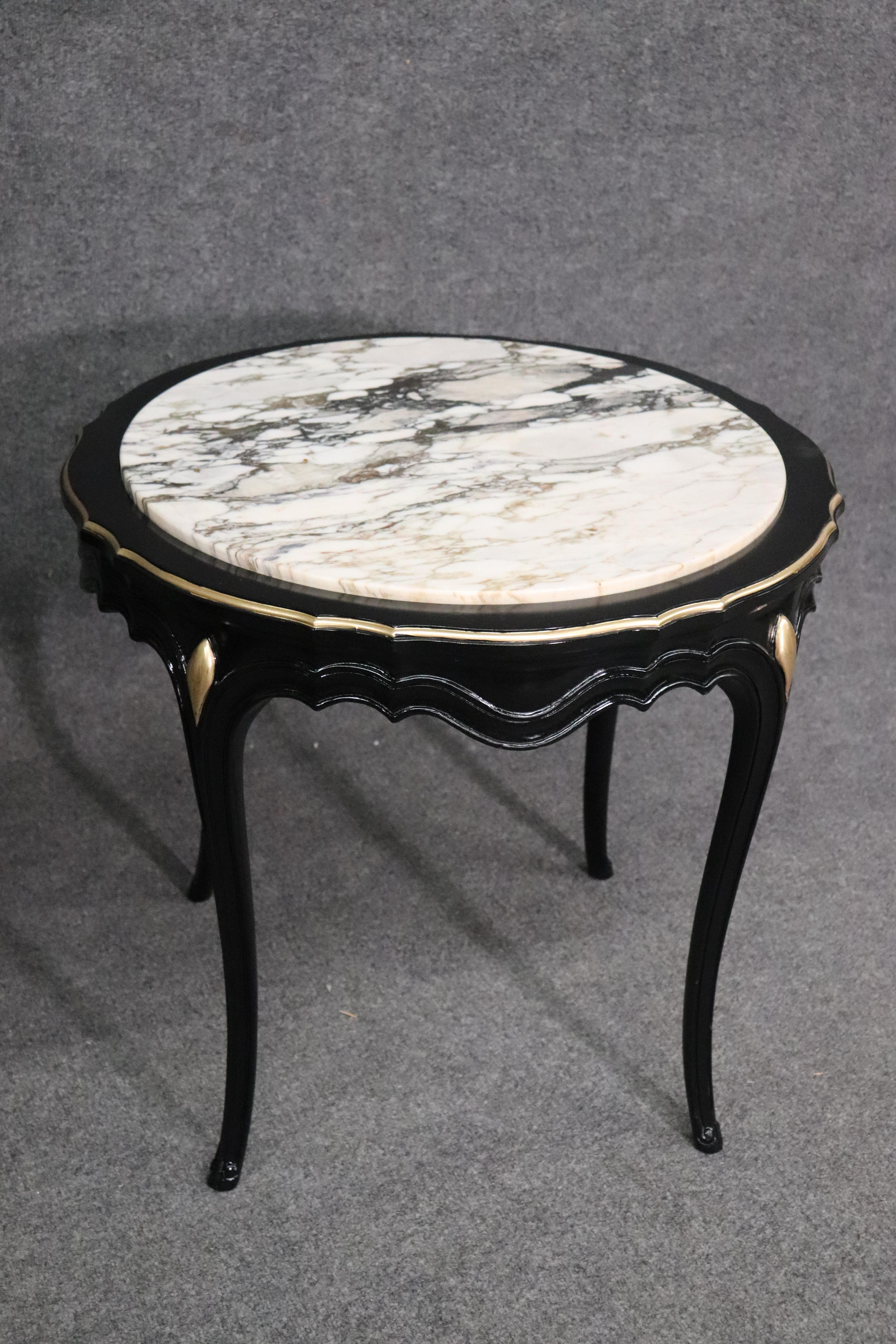 Mid-20th Century French Louis XV Black Lacquer and Marble-Top Geuridons End Tables, circa 1940s