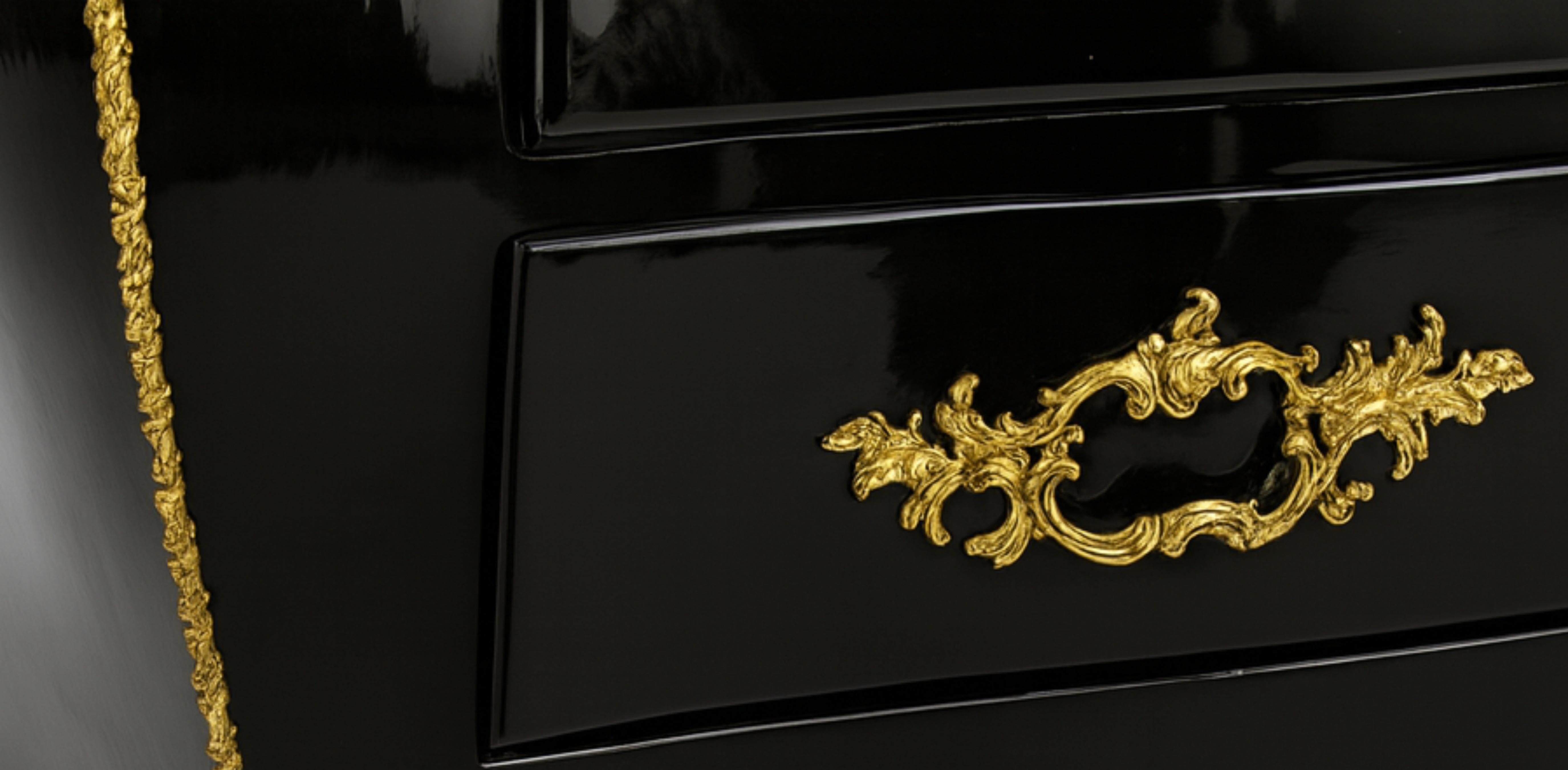Comò francese Luigi XV con piano in marmo e lacca nera, XIX secolo in vendita 4