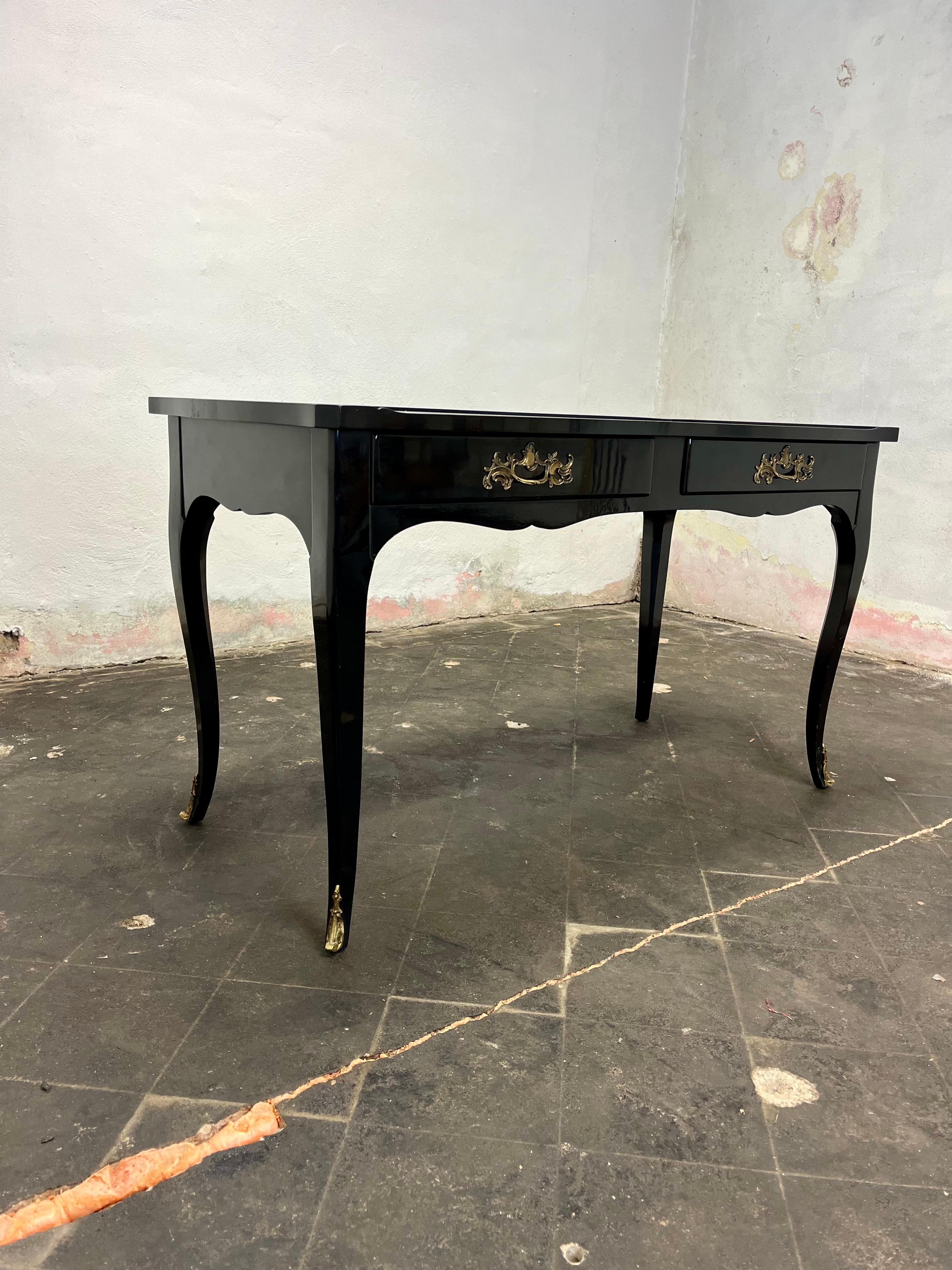 French Louis XV Black Lacquered Desk with Black Leather Top by Bodart In Good Condition For Sale In W Allenhurst, NJ