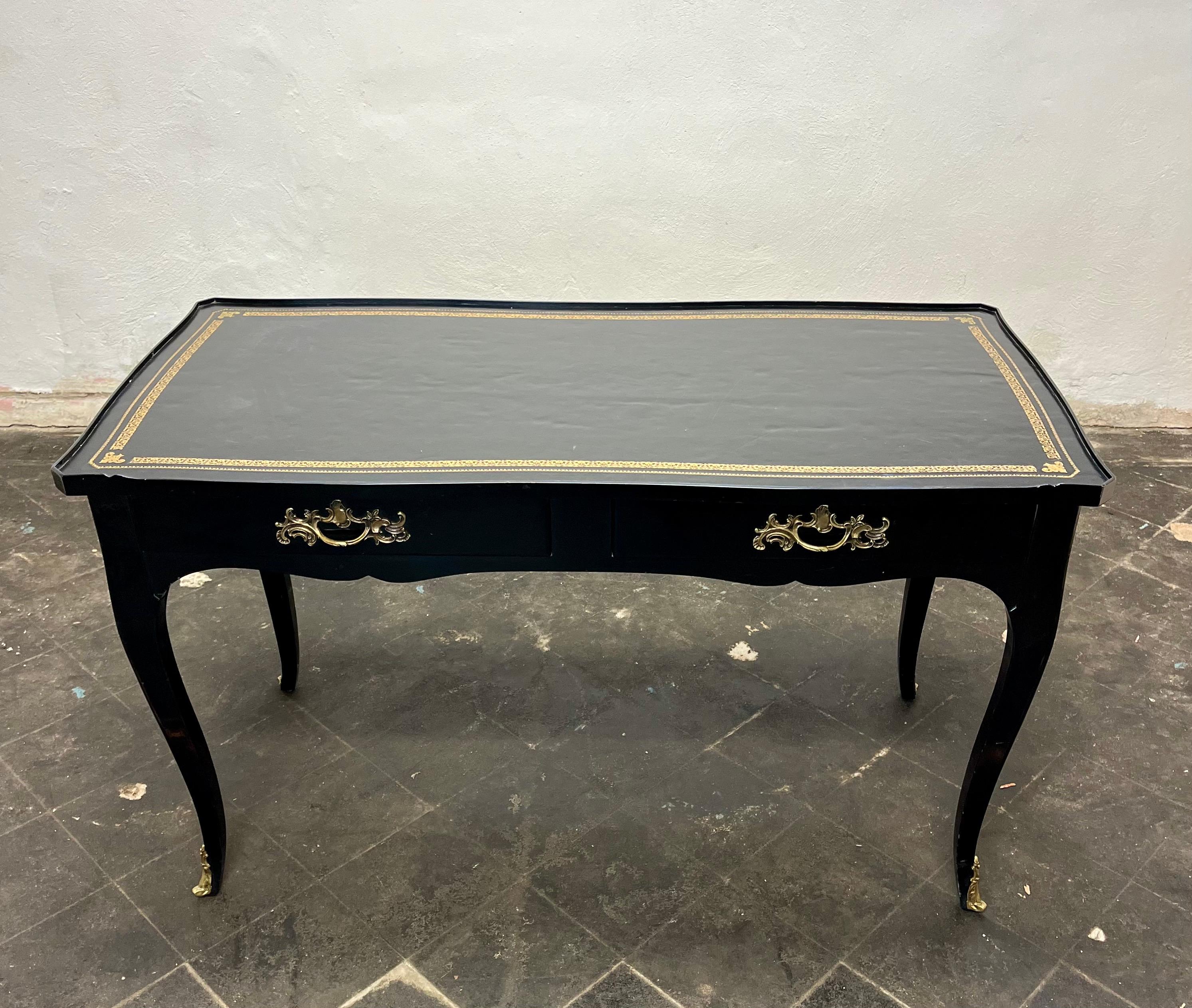 French Louis XV Black Lacquered Desk with Black Leather Top by Bodart For Sale 1