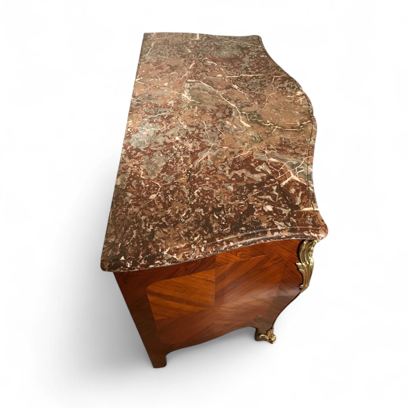 French Louis XV Bombe Chest of Drawers, 1750-60 For Sale 4