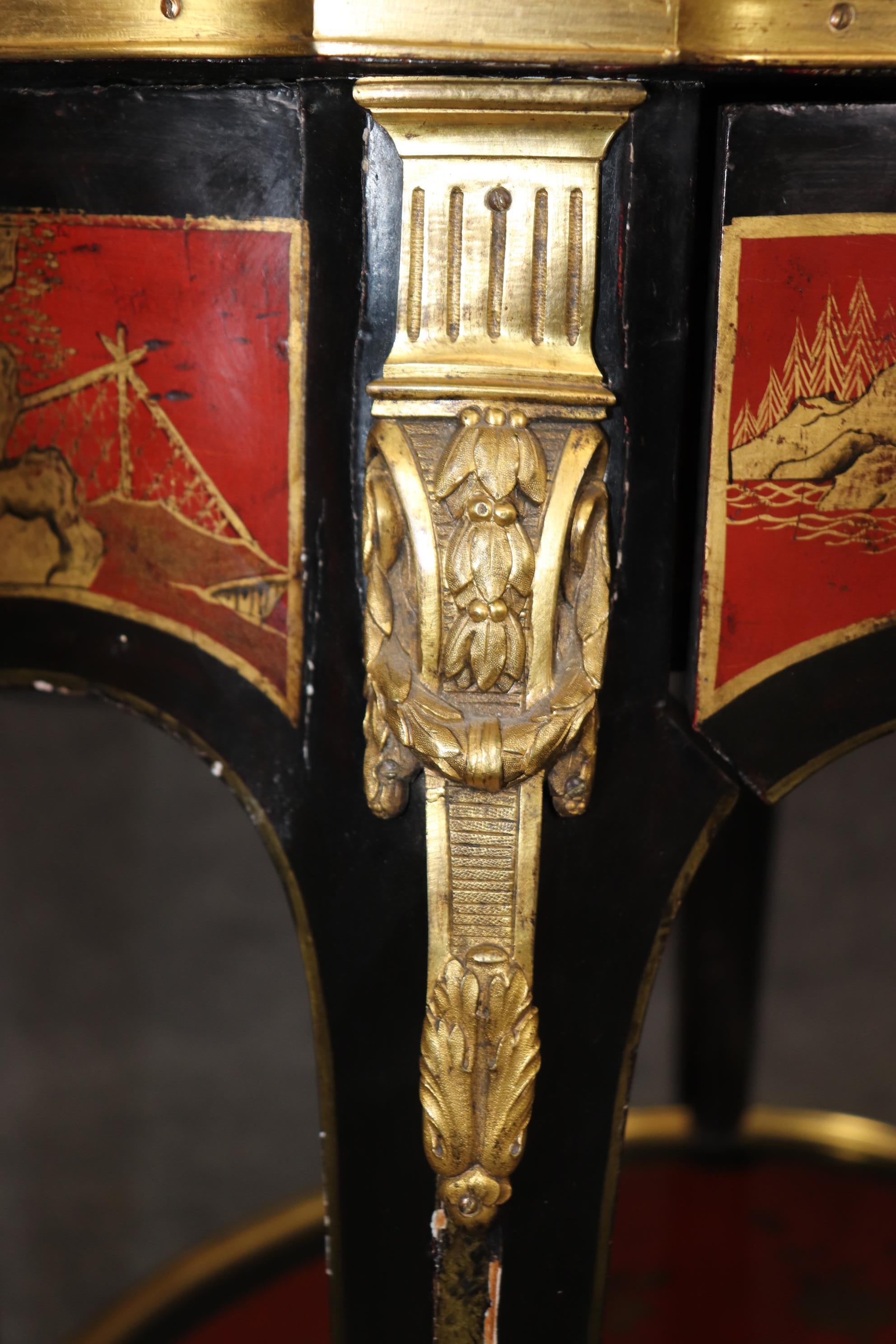 Stand de table d'appoint Chinoiserie Louis XV en laque rouge et noire, monté sur bronze en vente 7