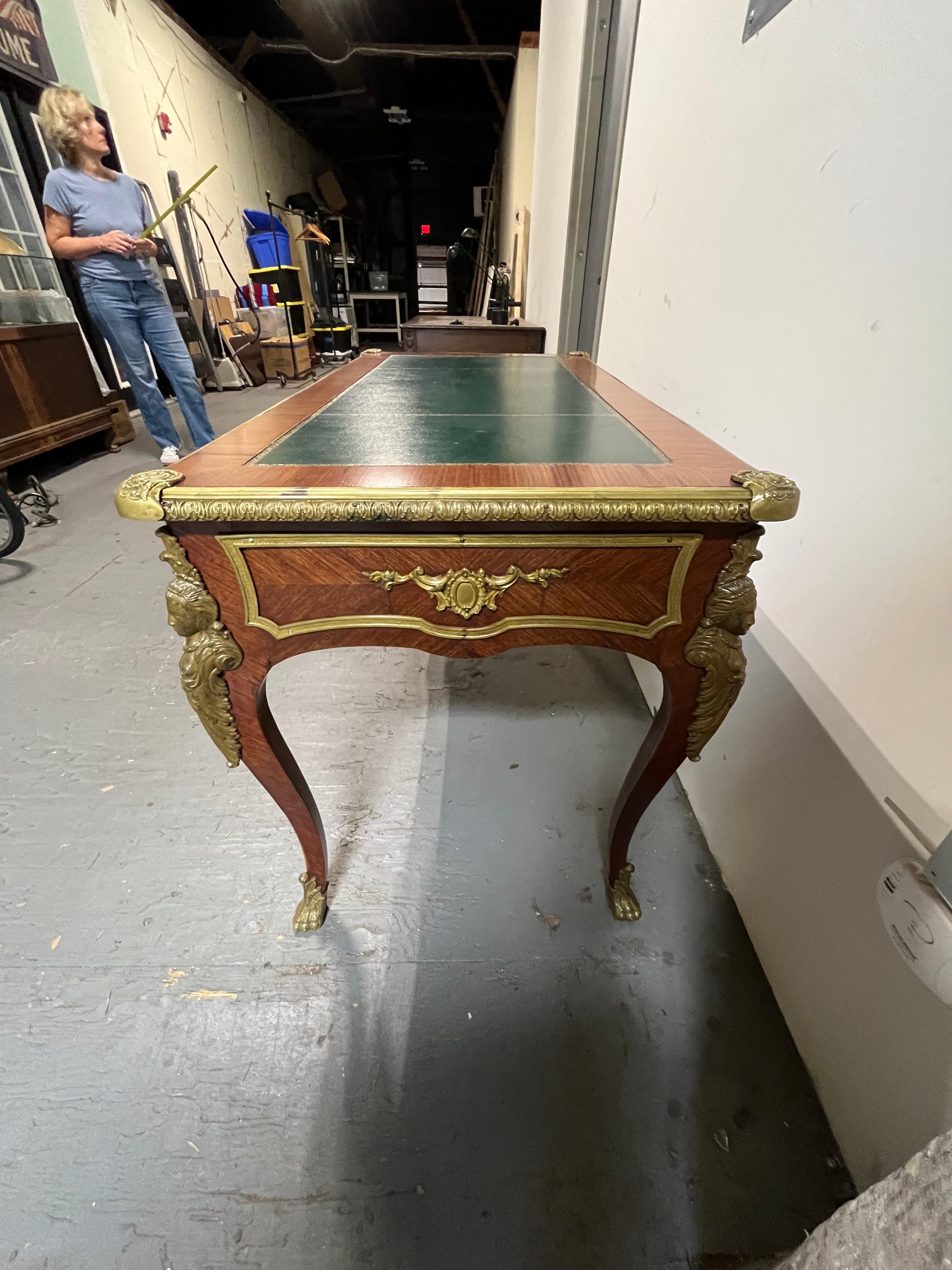 French Louis XV Bureau Plat Leather Top Desk With Mounted Bronze Ormolu For Sale 3