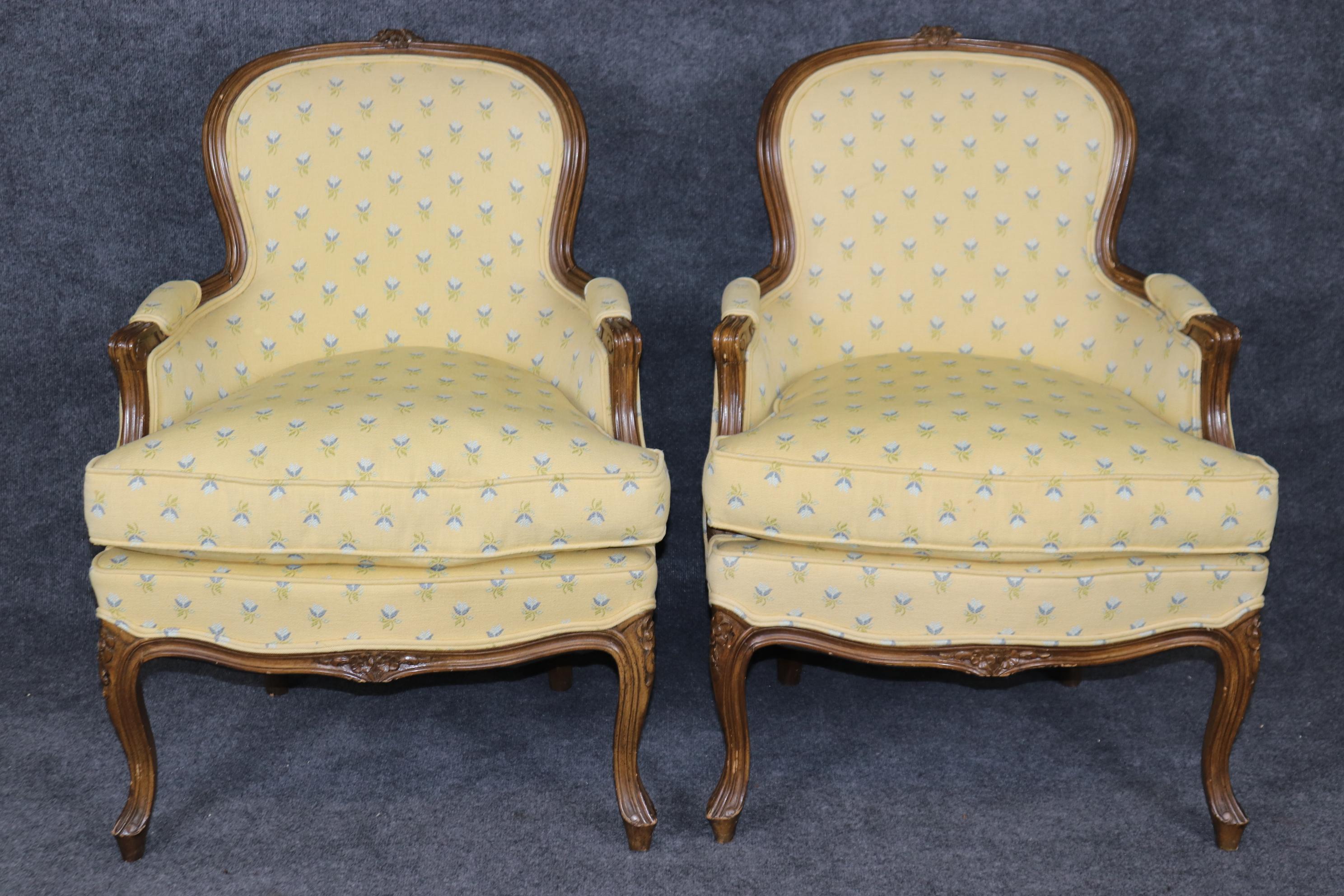 American French Louis XV Carved Walnut Bergere in Yellow Upholstery with Flowers For Sale
