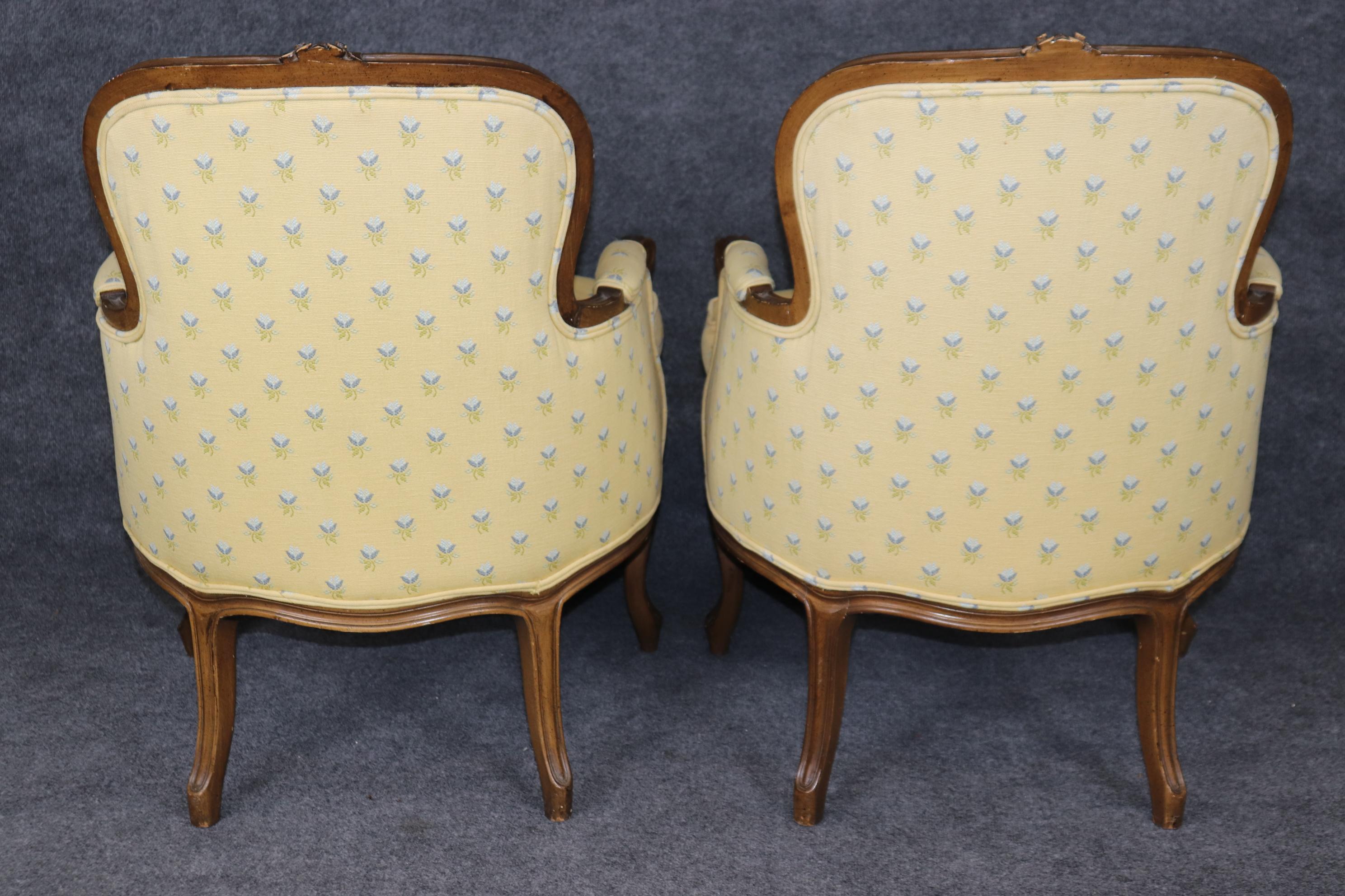 Mid-20th Century French Louis XV Carved Walnut Bergere in Yellow Upholstery with Flowers For Sale