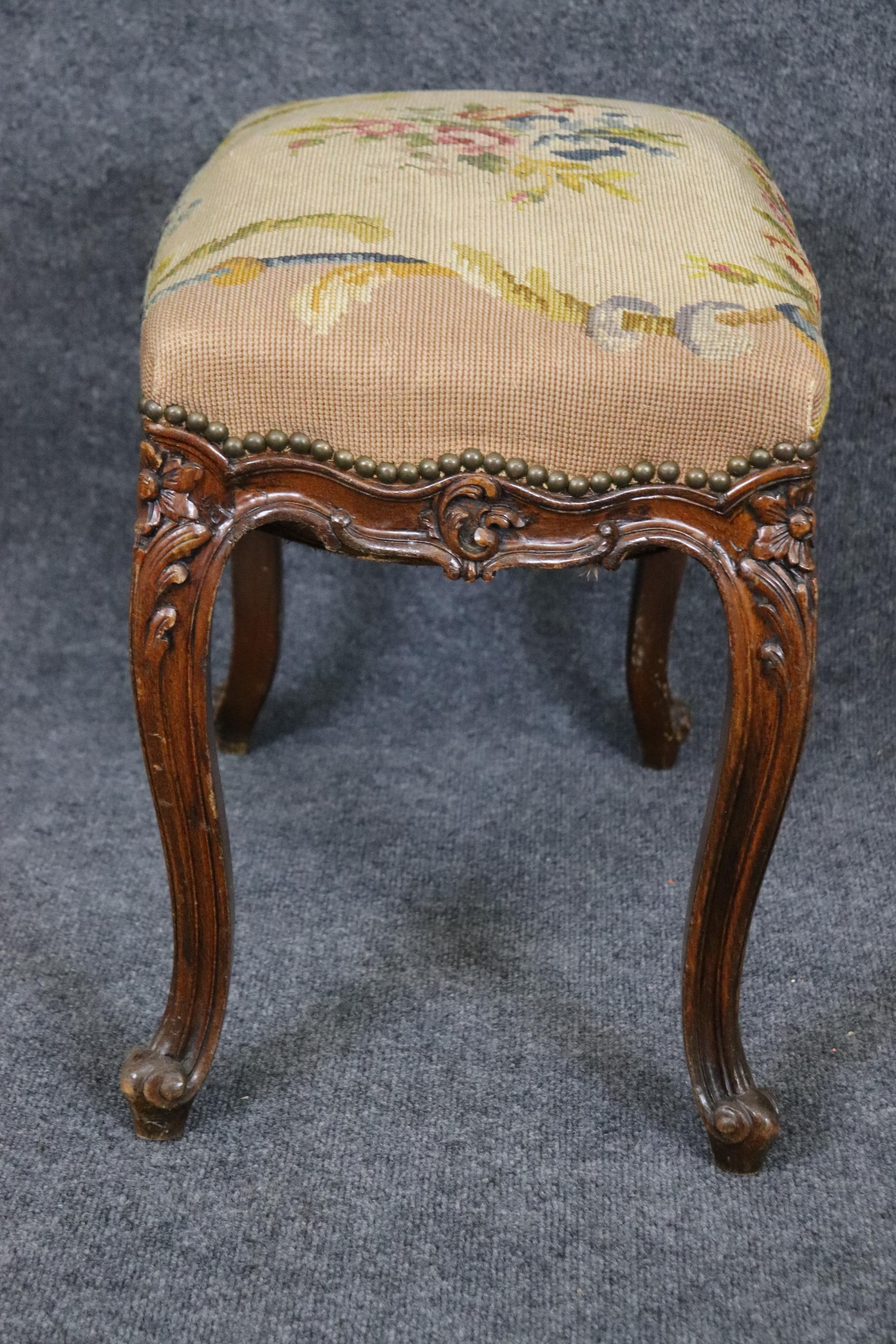 French Louis XV Carved Walnut Distressed Antique Needlepoint Upholstered Stool  For Sale 3