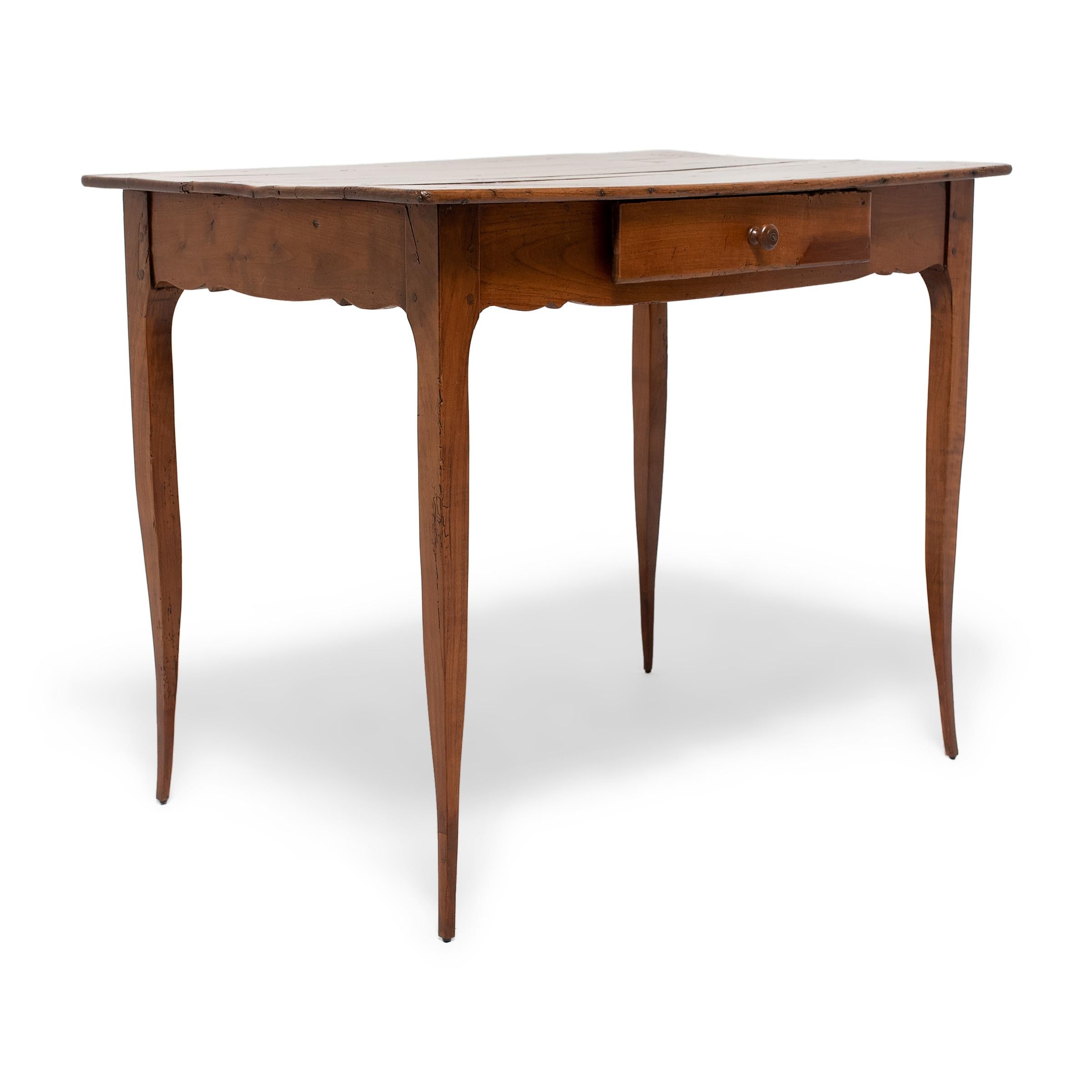 French Louis XV Center Table with Drawer, c. 1760 In Good Condition For Sale In Chicago, IL