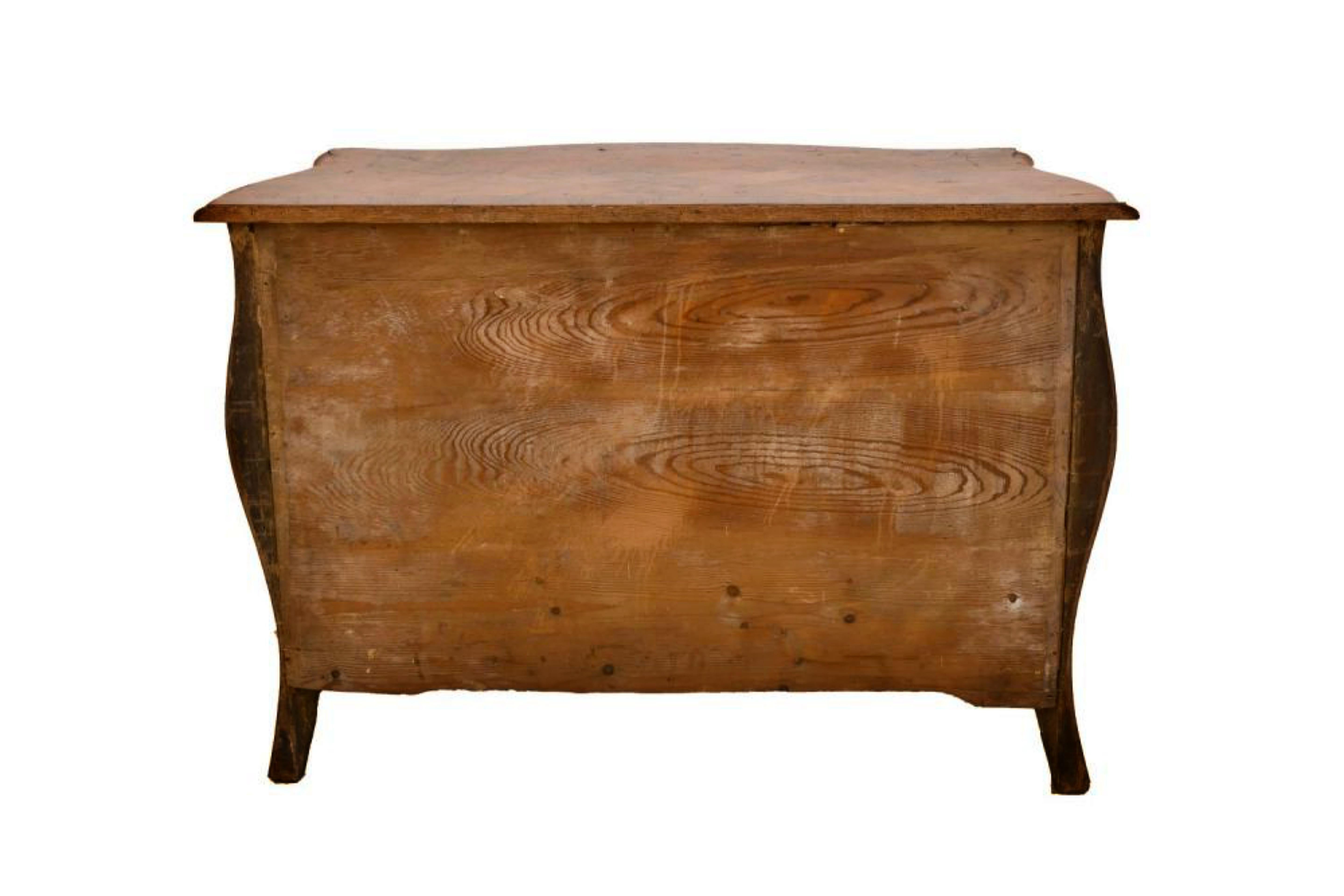 Hand-Crafted French Louis XV Chest of Drawers end 18th century For Sale