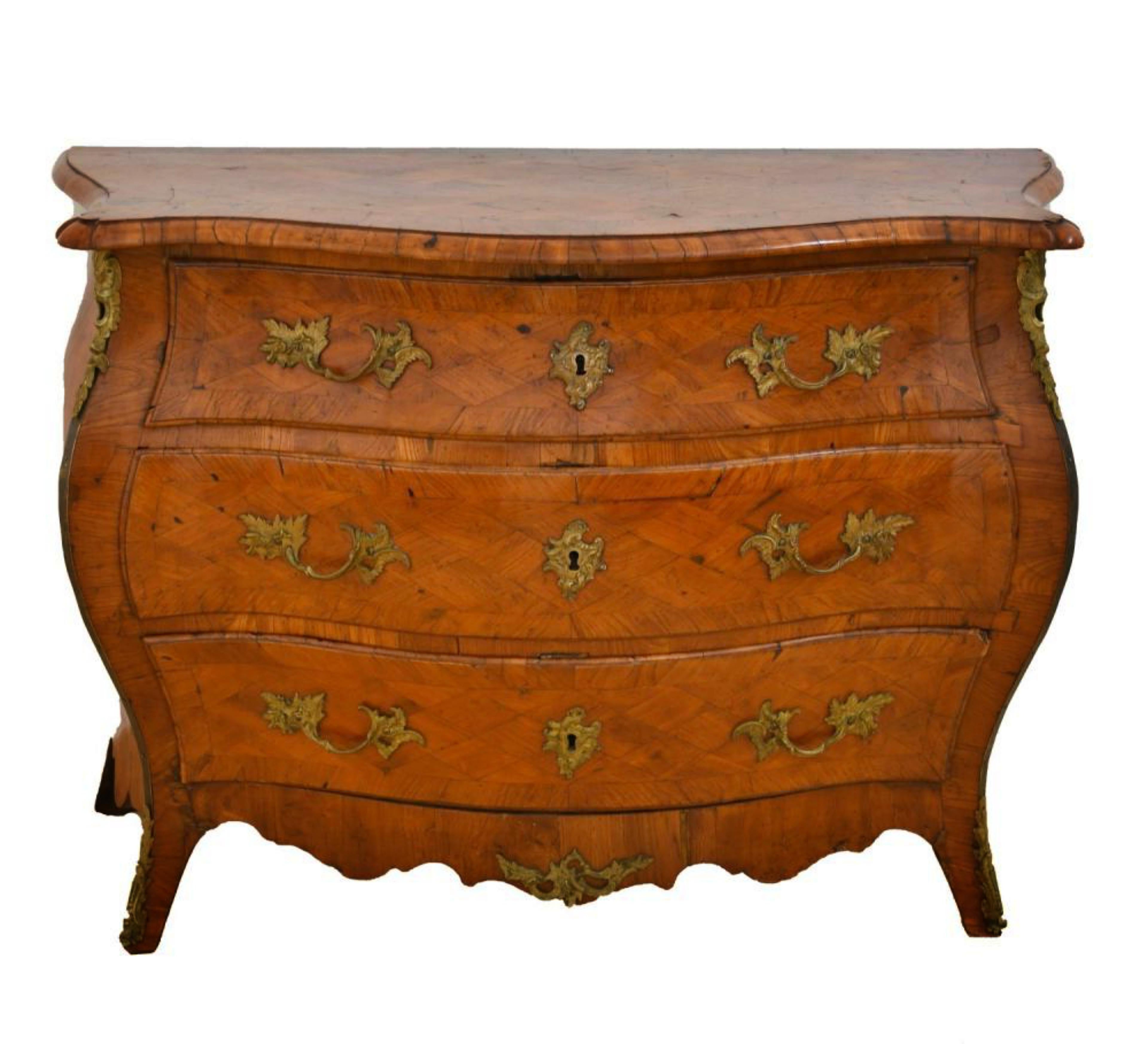 French Louis XV Chest of Drawers end 18th century In Good Condition For Sale In Madrid, ES