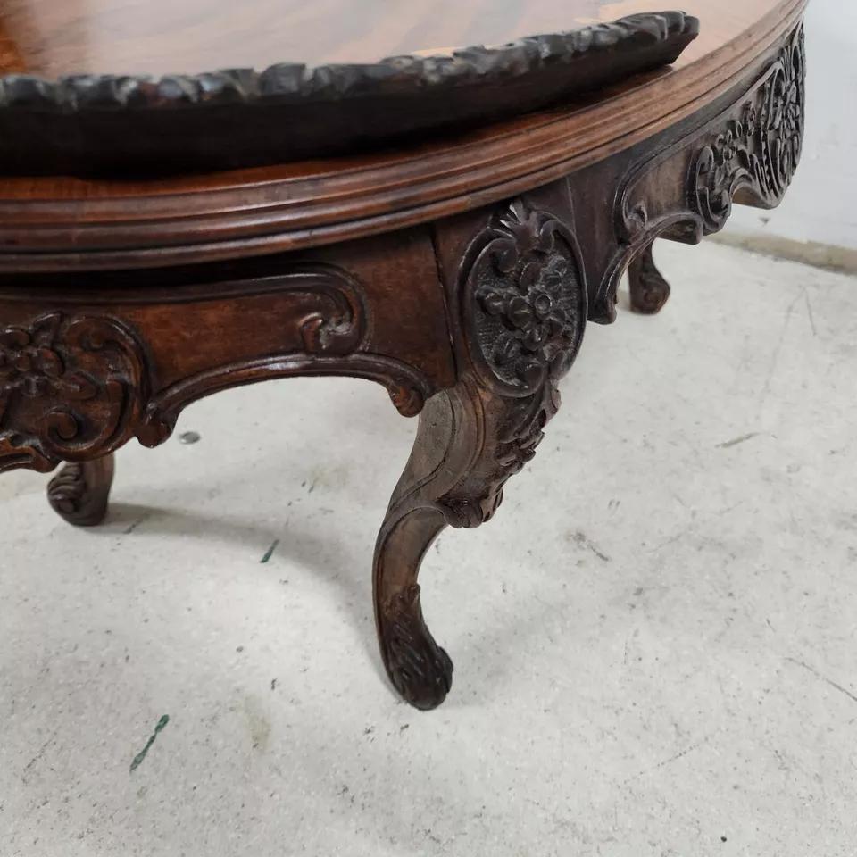 Table basse Louis XV en marqueterie de noyer en vente 8