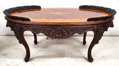 Table basse Louis XV en marqueterie de noyer