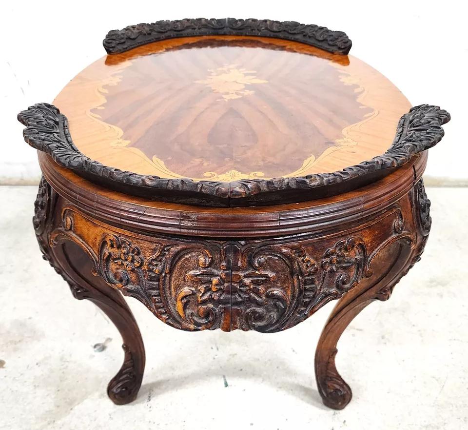Table basse Louis XV en marqueterie de noyer en vente 3