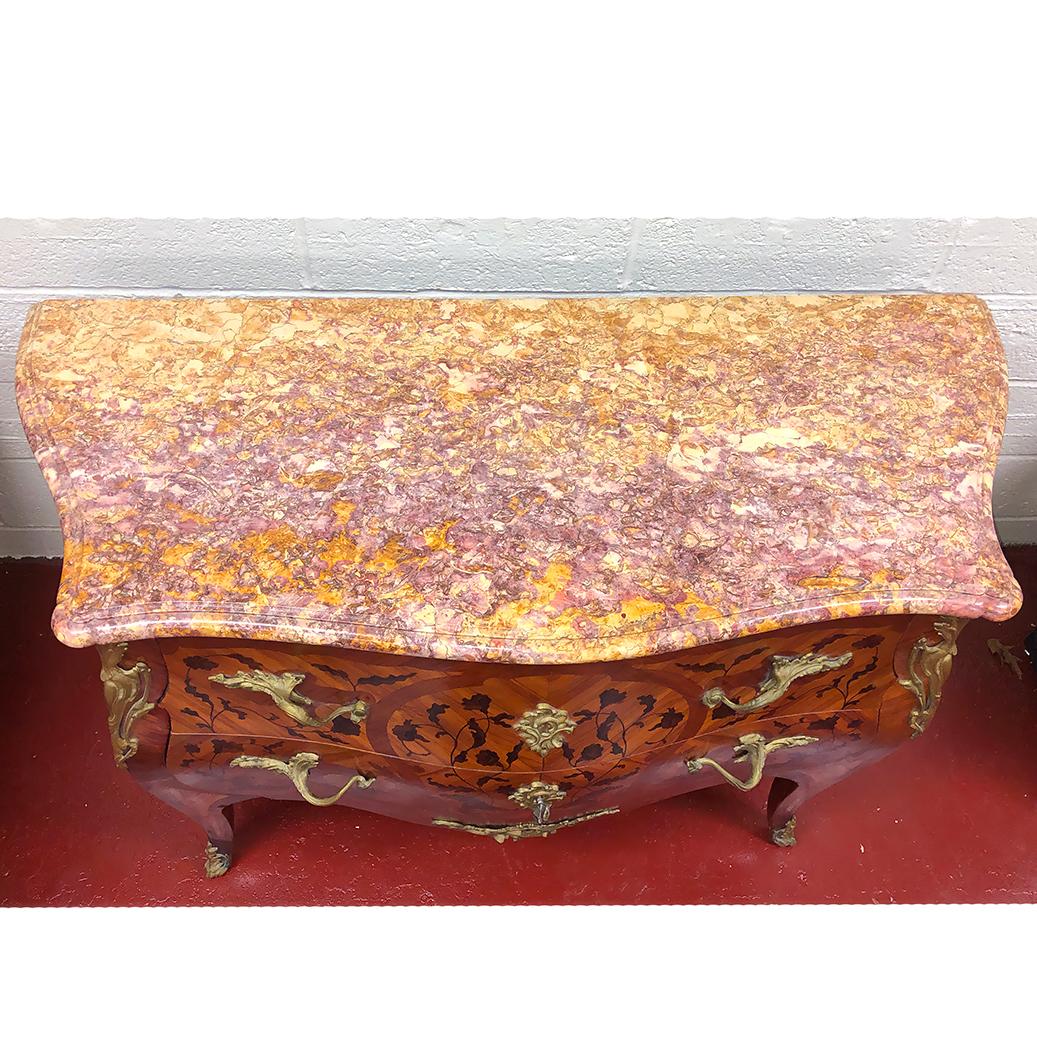 French Louis XV Commode In Excellent Condition In Westwood, NJ