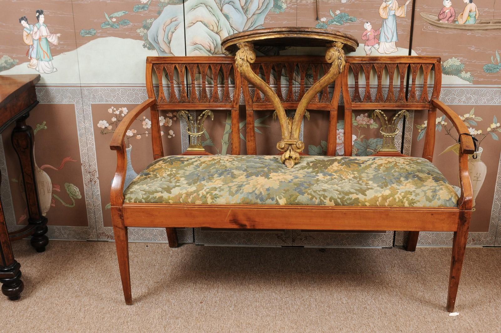 French Louis XV Console Giltwood Bracket, Mid-18th Century In Good Condition In Atlanta, GA