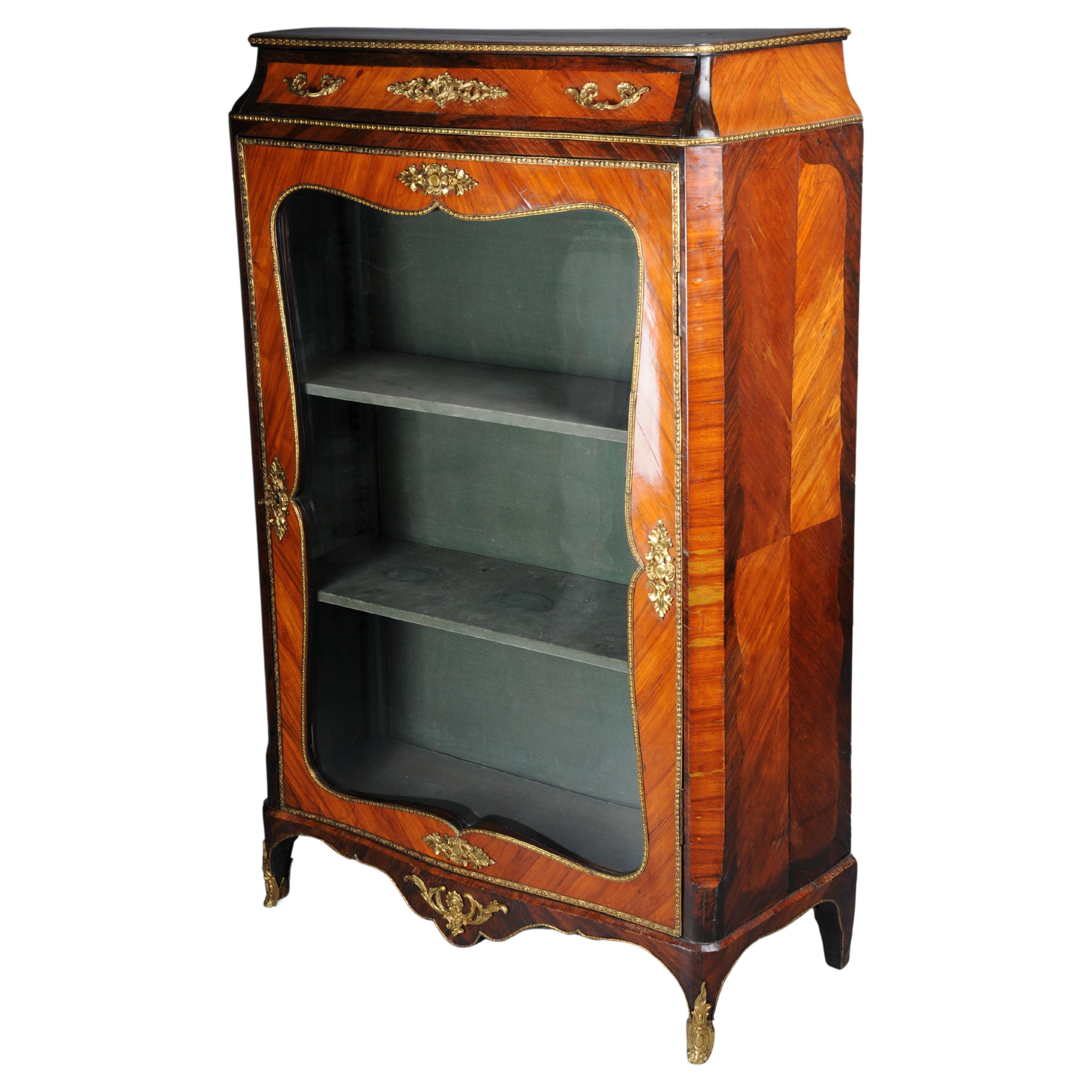 French Louis XV decorative display case signed Paris around 1860 For Sale