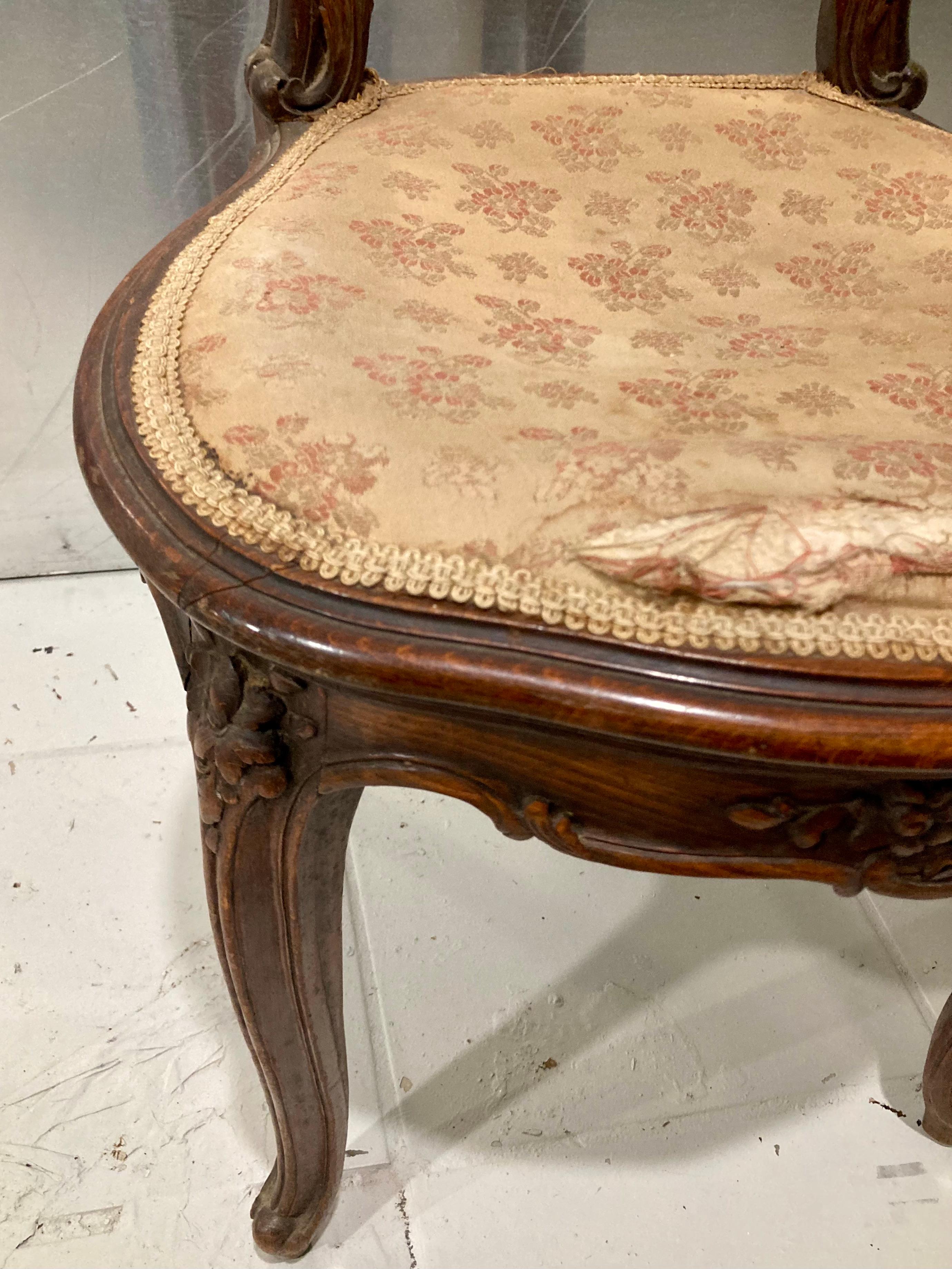 Chaise de bureau française Louis XV en vente 3