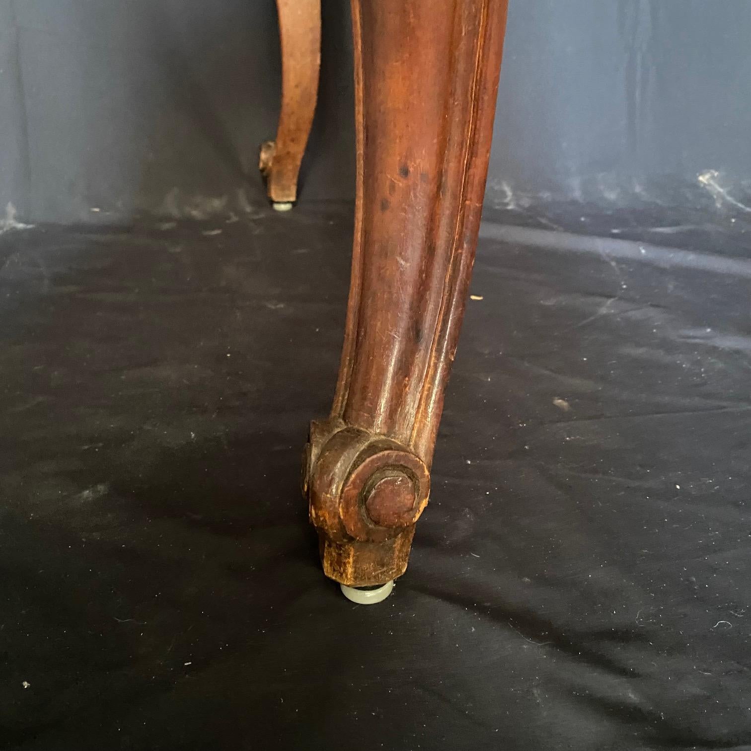 Mesa de comedor de granja francesa Luis XV extensible y de estilo provincial Francés en venta