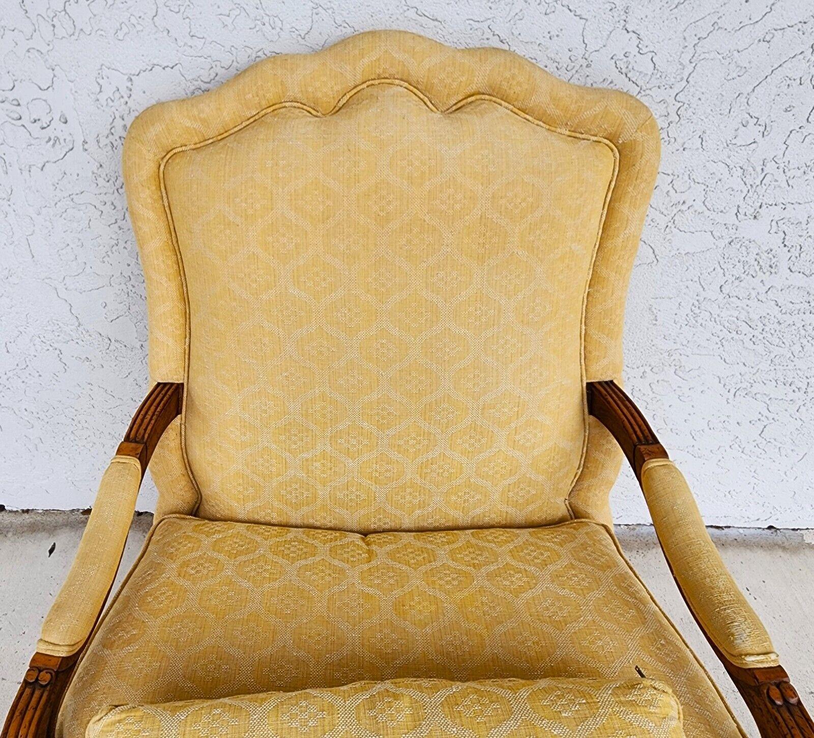 Fin du 20e siècle Fauteuil français Louis XV par Baker Furniture en vente
