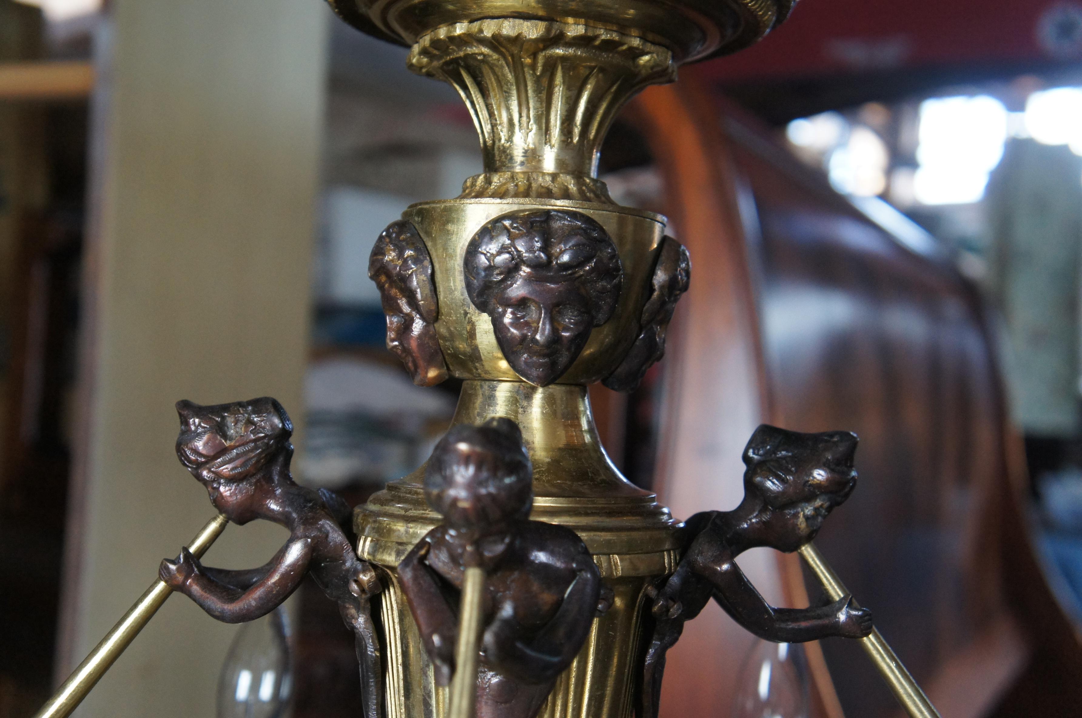 Lustre français Louis XV à 24 bras en bronze doré avec trompette d'ange chérubin 33 po. en vente 1