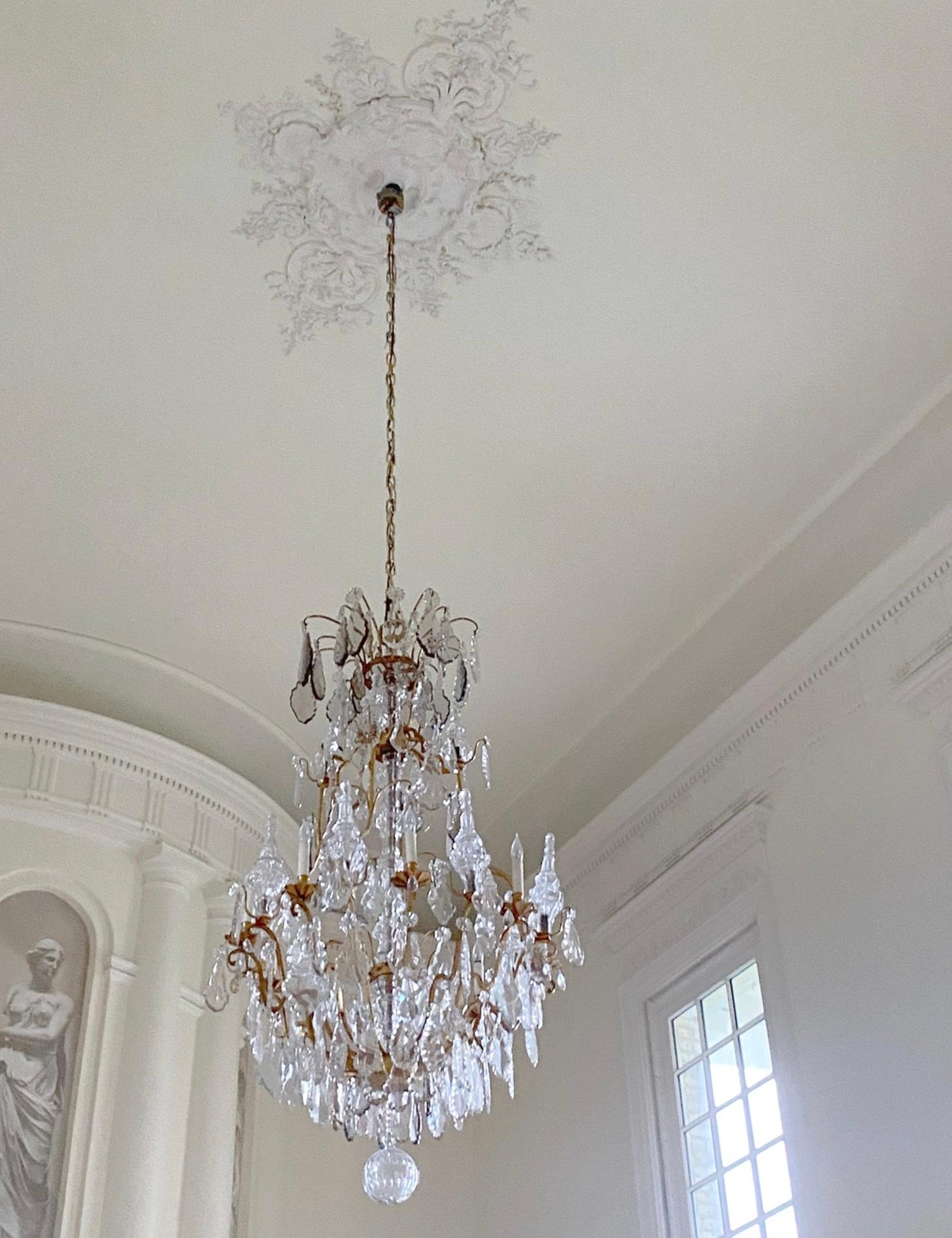 Lampadario francese Luigi XV in bronzo dorato e cristallo a 20 bracci in vendita 6