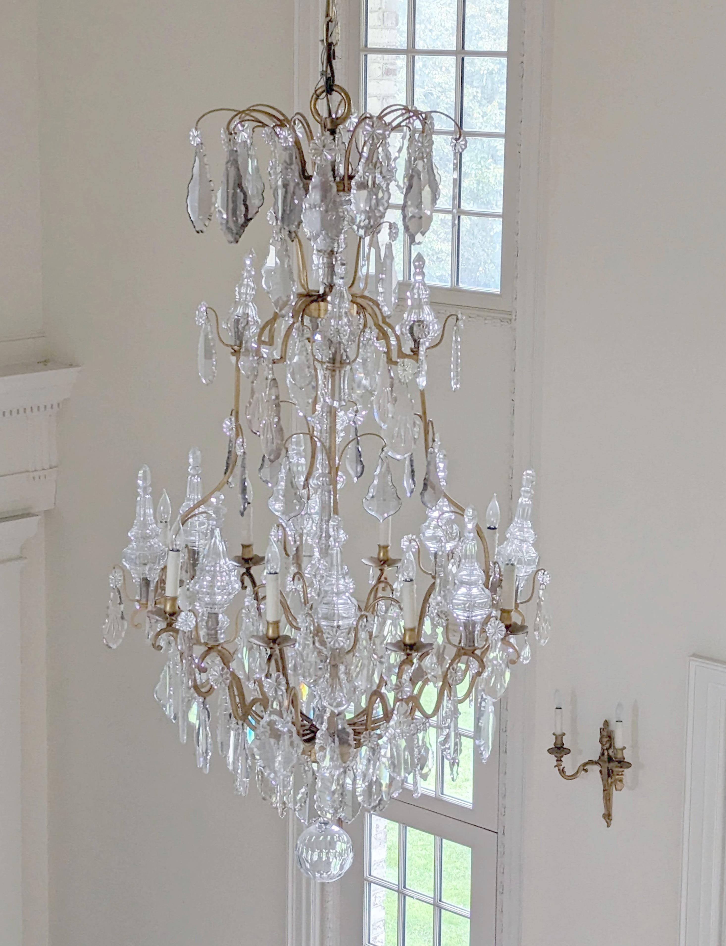 Lampadario francese Luigi XV in bronzo dorato e cristallo a 20 bracci in vendita 7