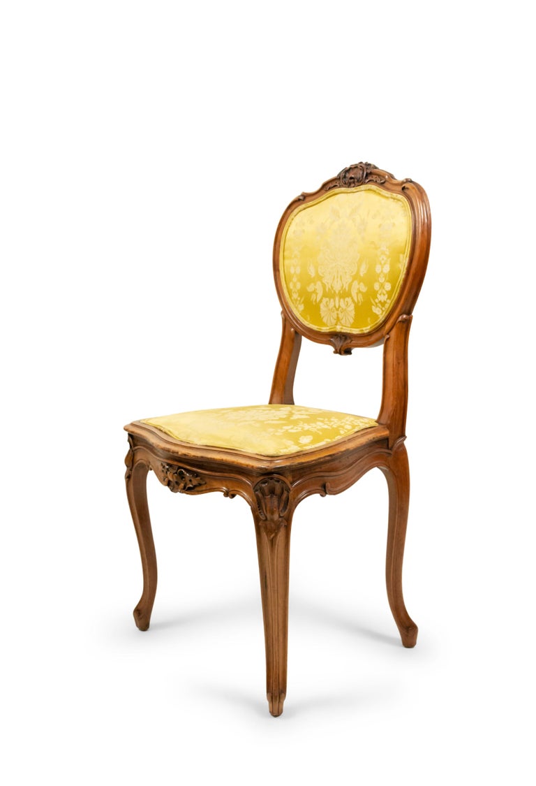 French Louis XV Gold Damask Side Chairs In Good Condition For Sale In New York, NY