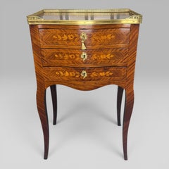 Petite commode française de style Louis XV, en bois de roi et marqueterie florale, CIRCA 1890