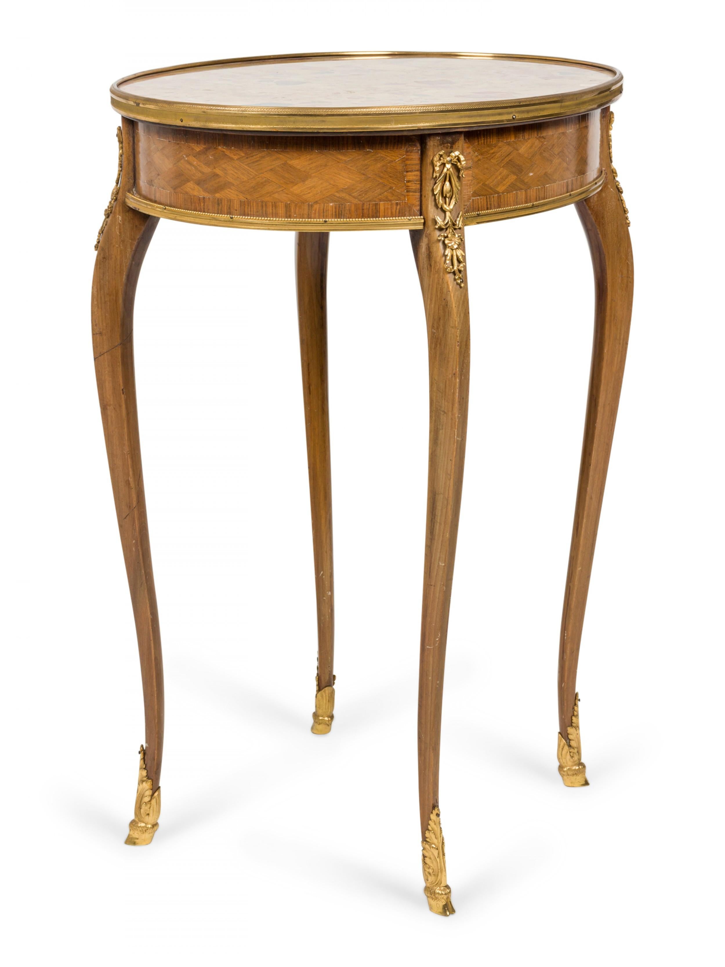 Französischer Louis XV Königsholz Parkett Endtisch im Angebot 6
