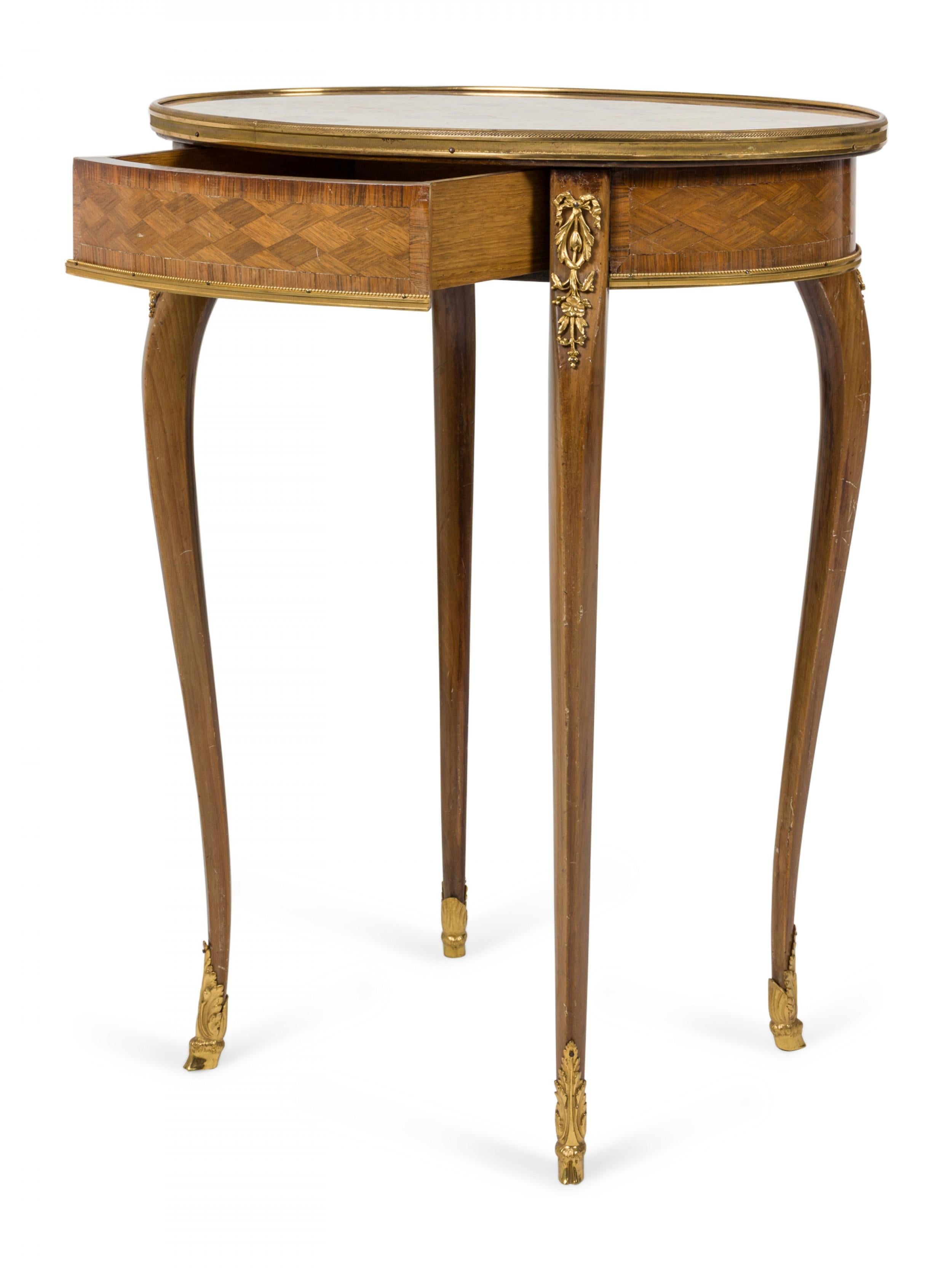 Französischer Louis XV Königsholz Parkett Endtisch (Furnier) im Angebot