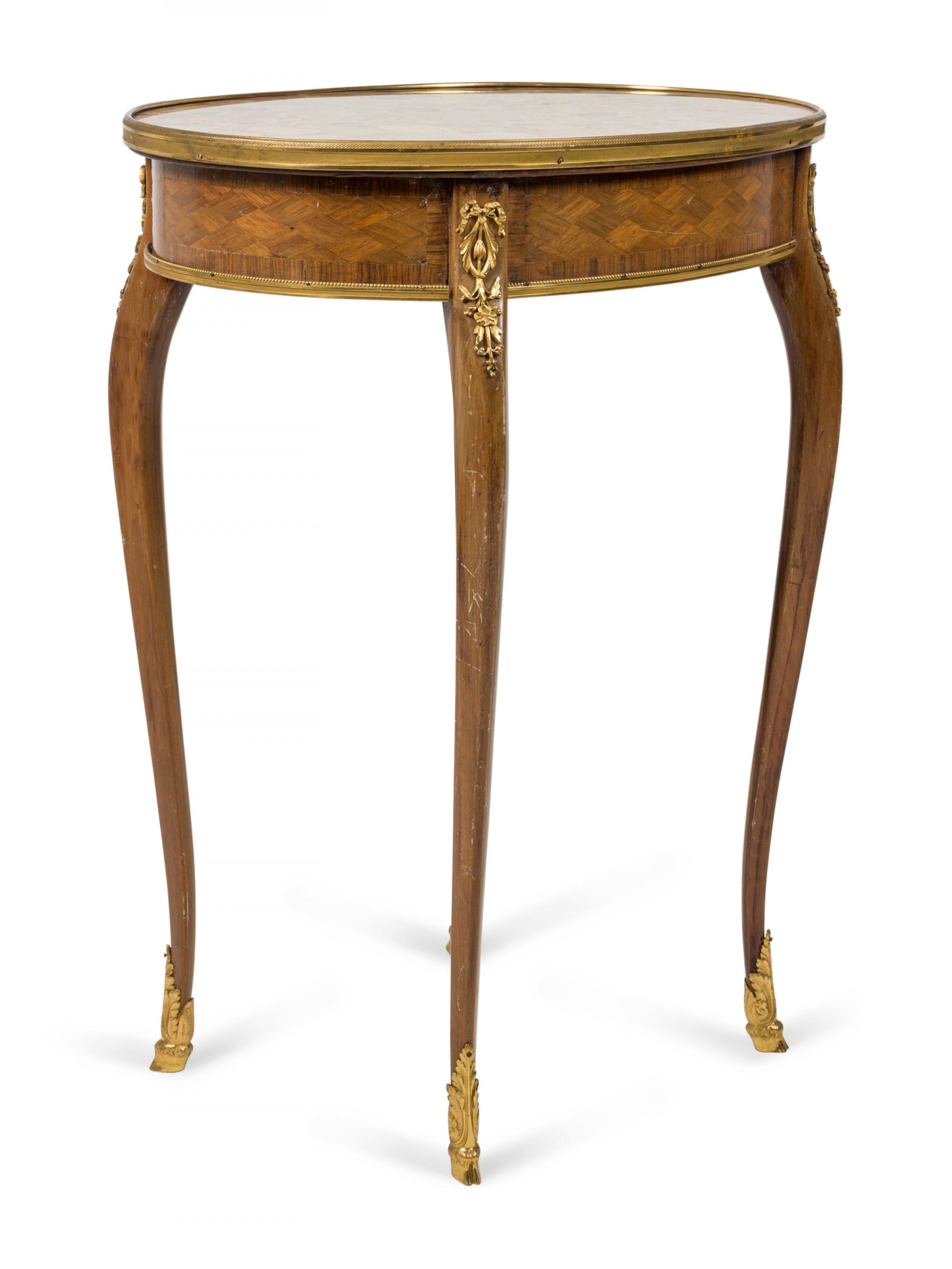 Französischer Louis XV Königsholz Parkett Endtisch im Angebot 1