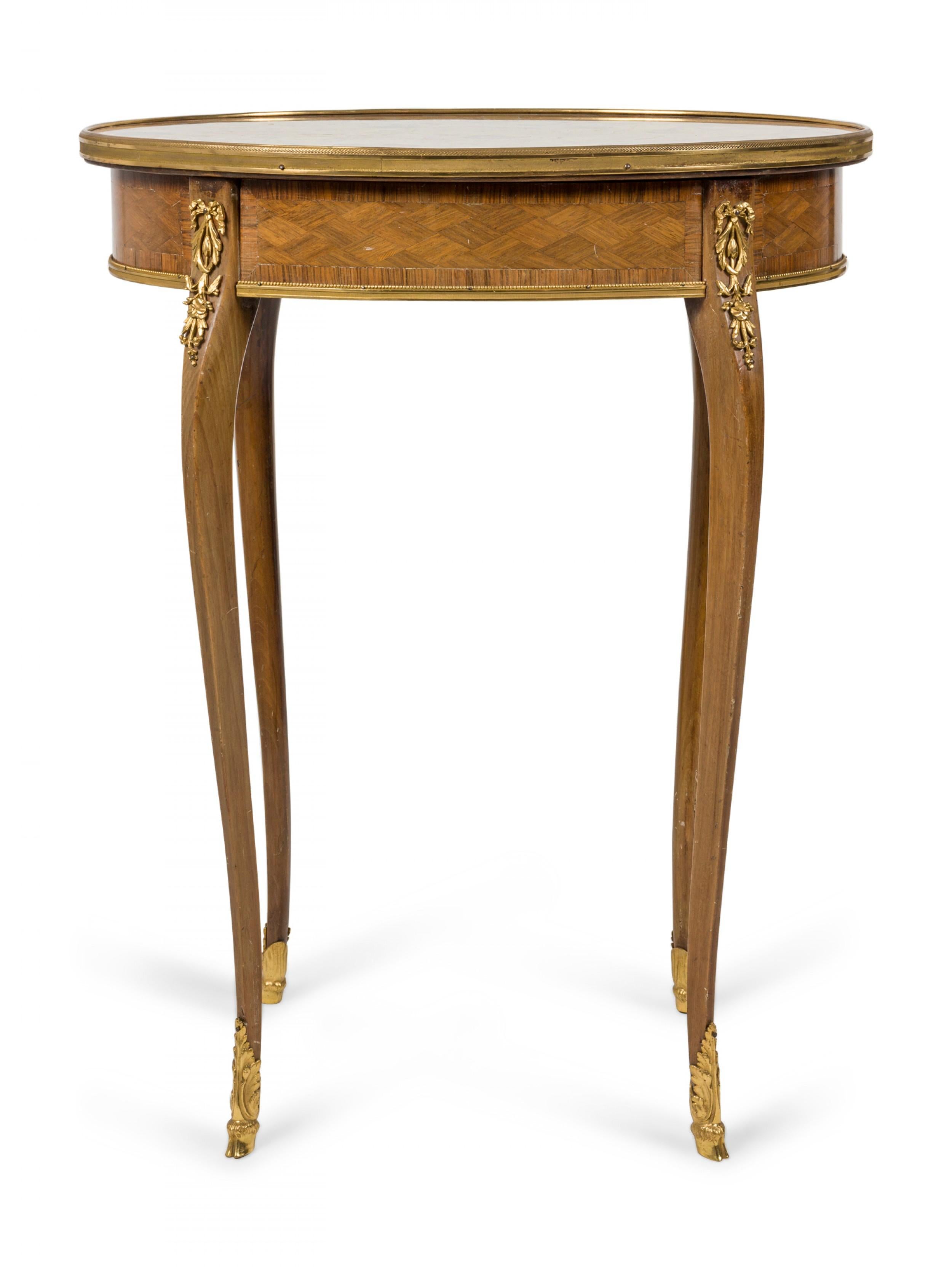 Französischer Louis XV Königsholz Parkett Endtisch im Angebot 2