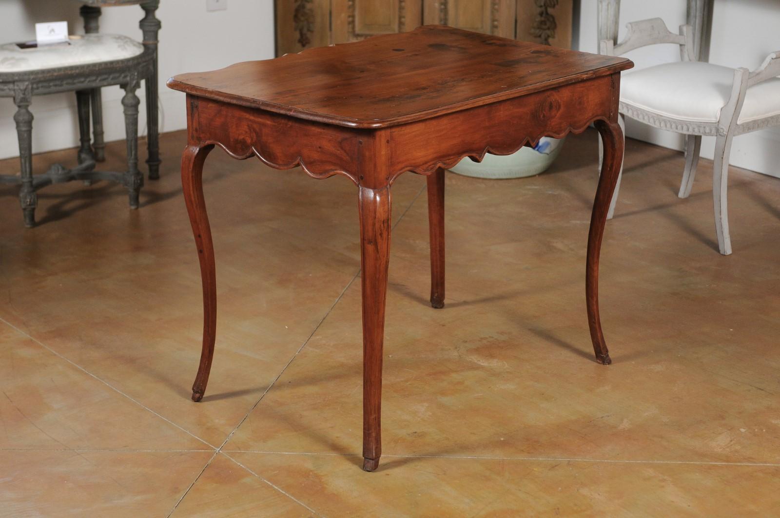 French Louis XV Late 18th Century Cherry Table with Drawer from the Rhône Valley For Sale 6
