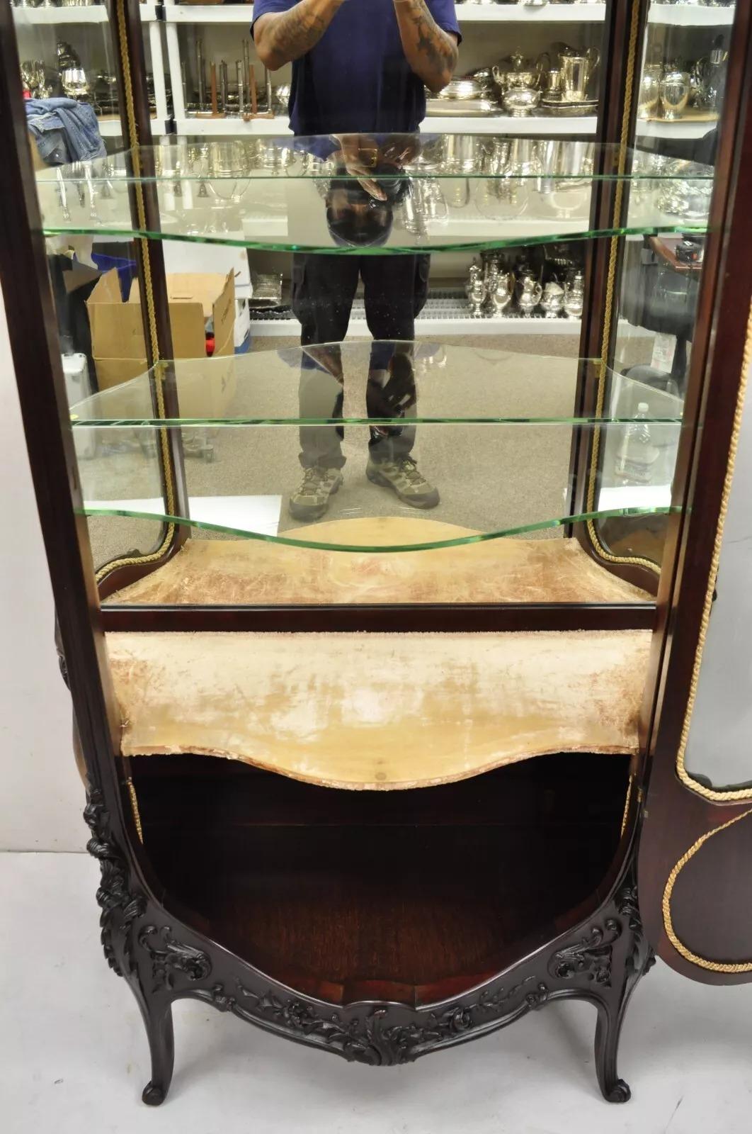 French Louis XV Mahogany Hand Painted Curved Glass Vernis Martin Curio Cabinet For Sale 2