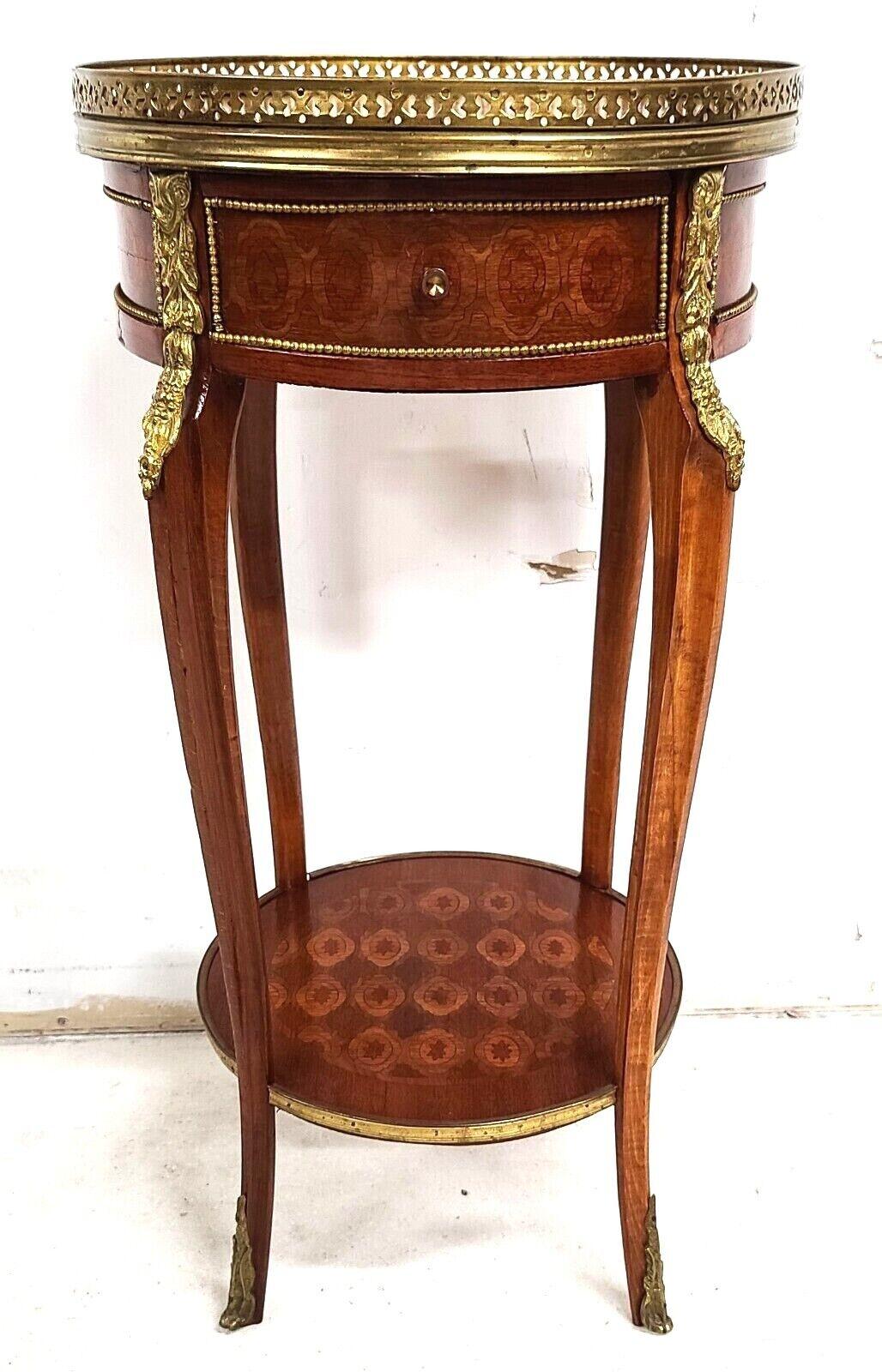 French Louis XV Mahogany Ormolu Mounted Petite Lamp Side Table In Good Condition In Lake Worth, FL