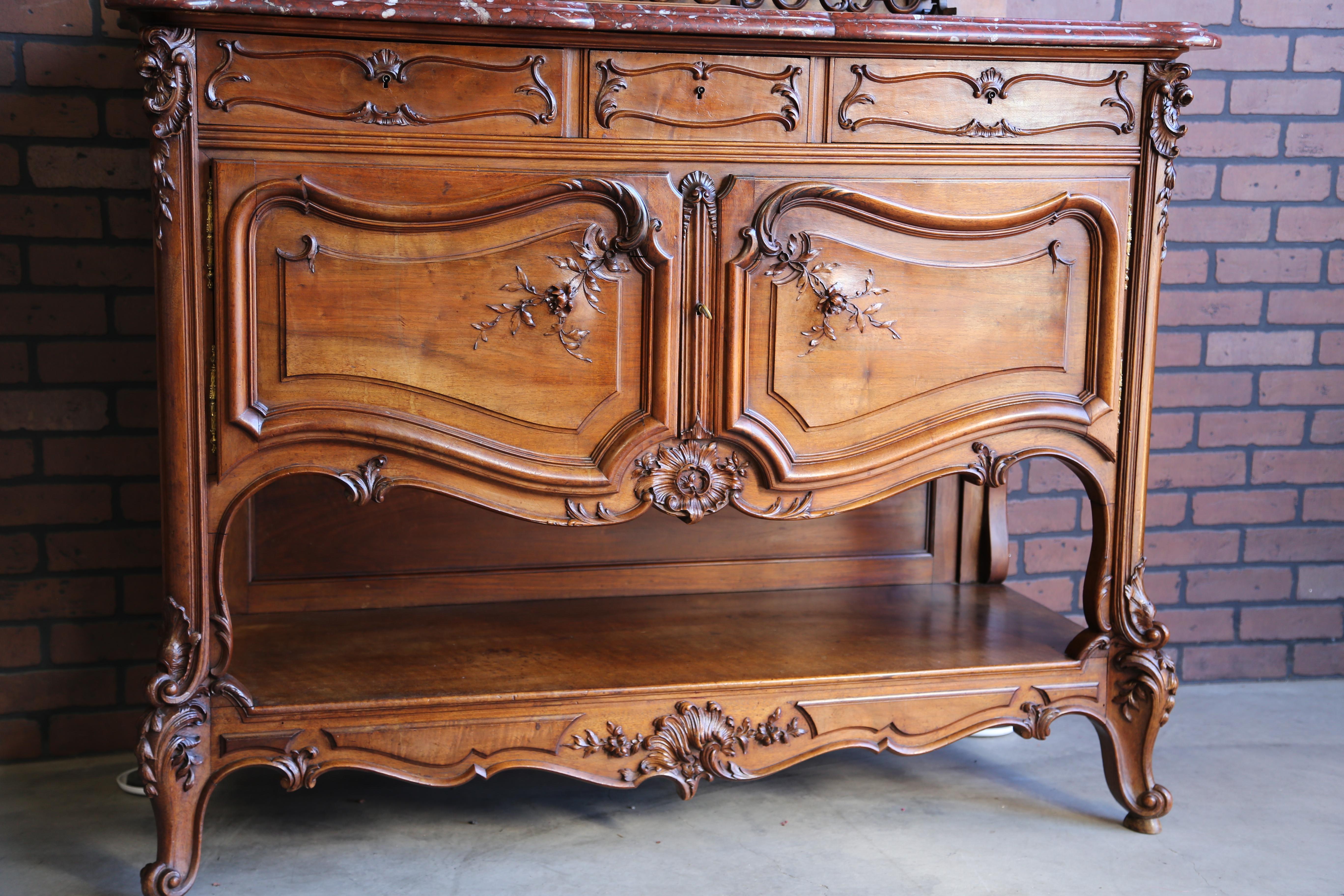 French Louis XV Marble Top Vaisselier  In Good Condition For Sale In Portland, OR