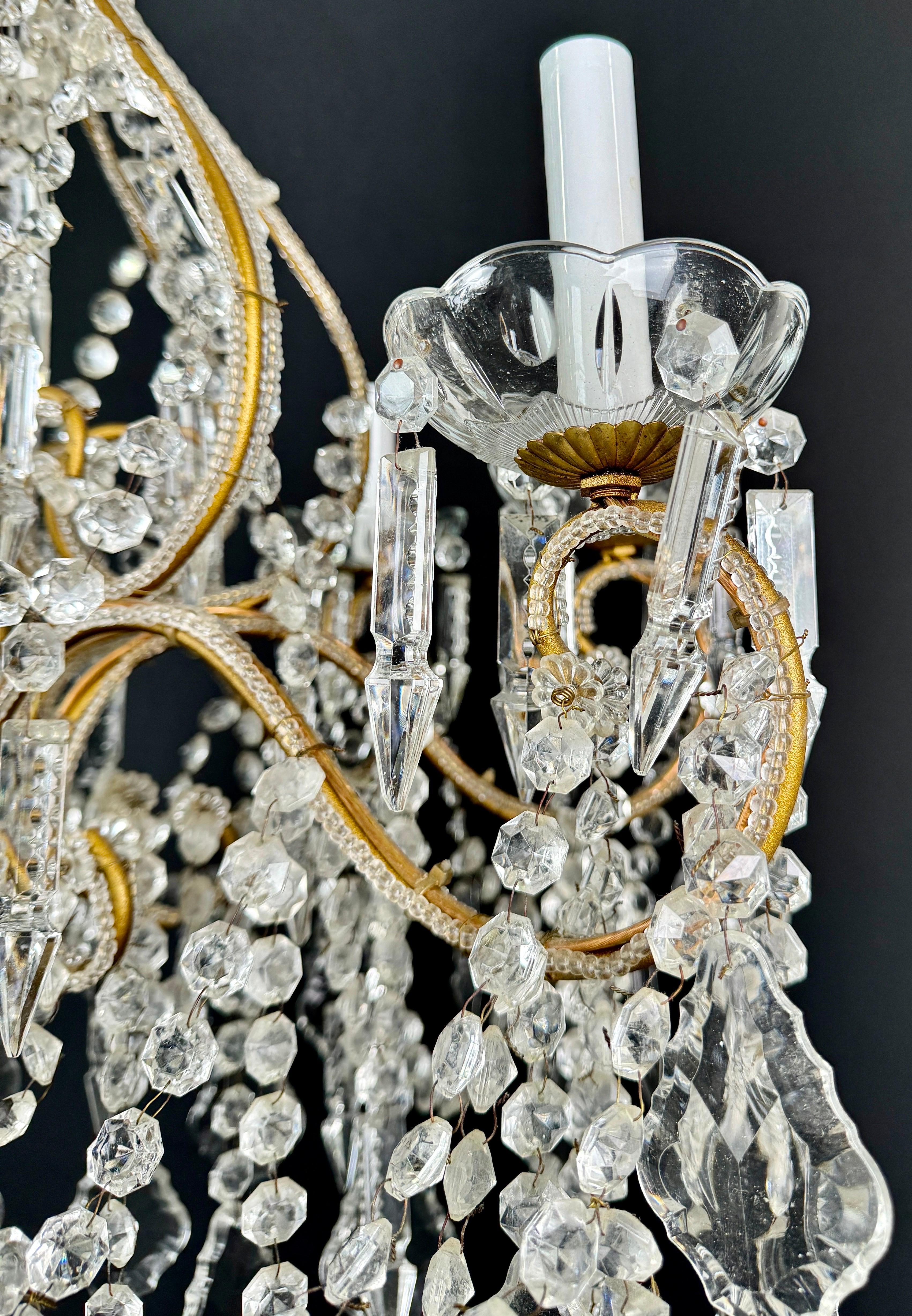 Lustre en cristal taillé de style Louis XV Marie Therese, 8 branches en vente 5